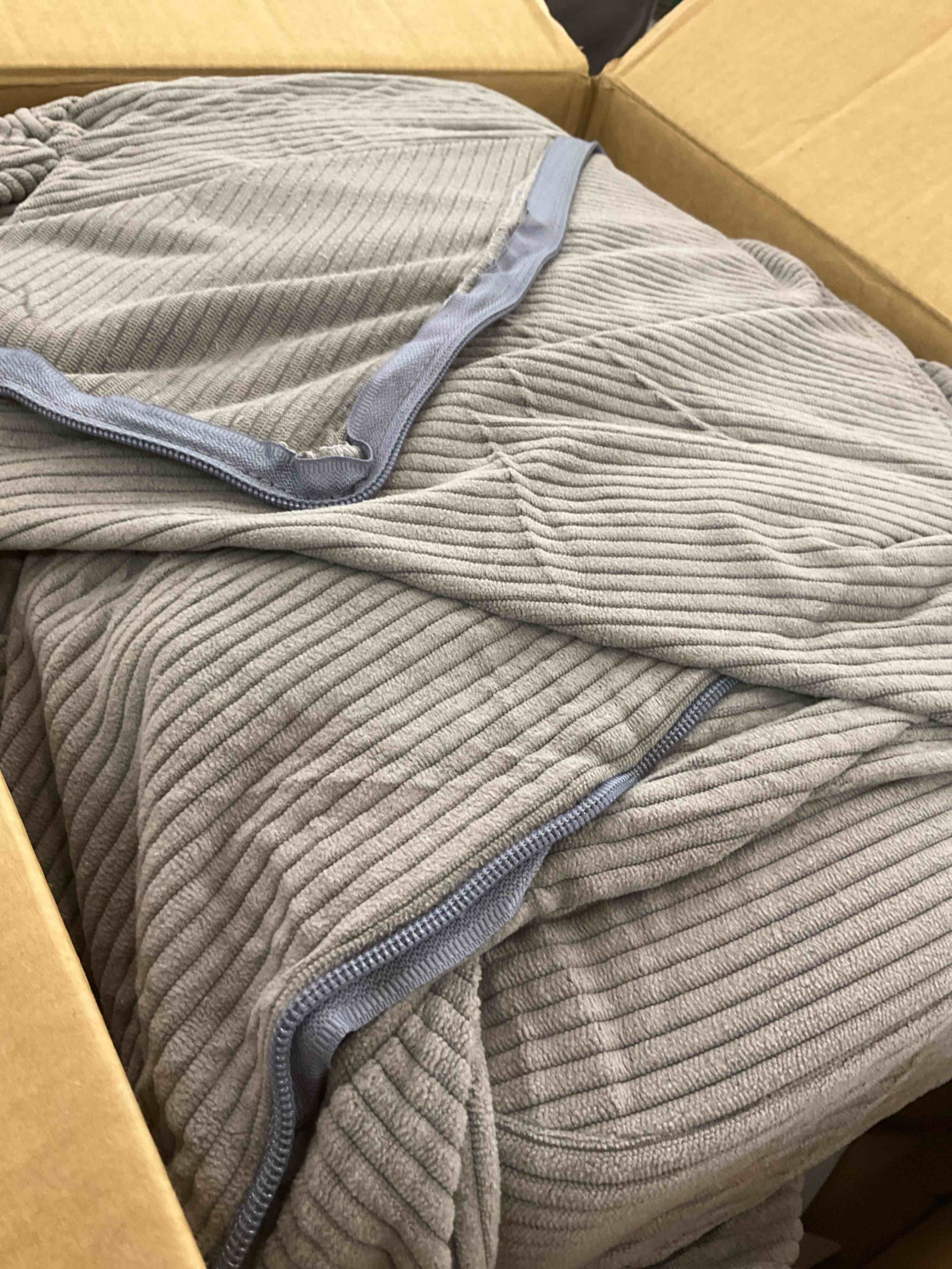 https://s3.amazonaws.com/lotting-images-prod/BargainHunt/EXS01023201_1707928520705.jpeg