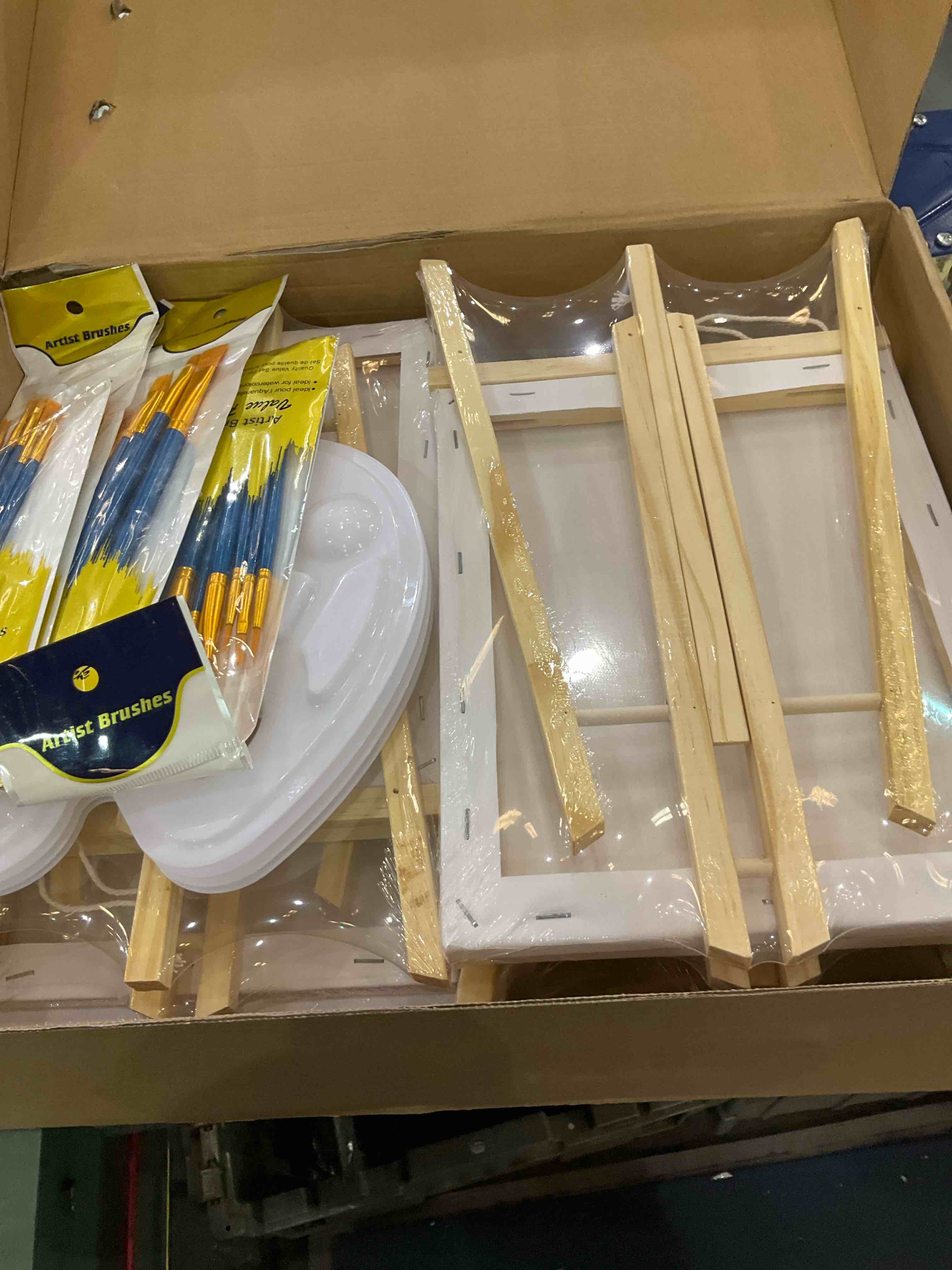 https://s3.amazonaws.com/lotting-images-prod/BargainHunt/EXS01023258_1707940848331.jpeg