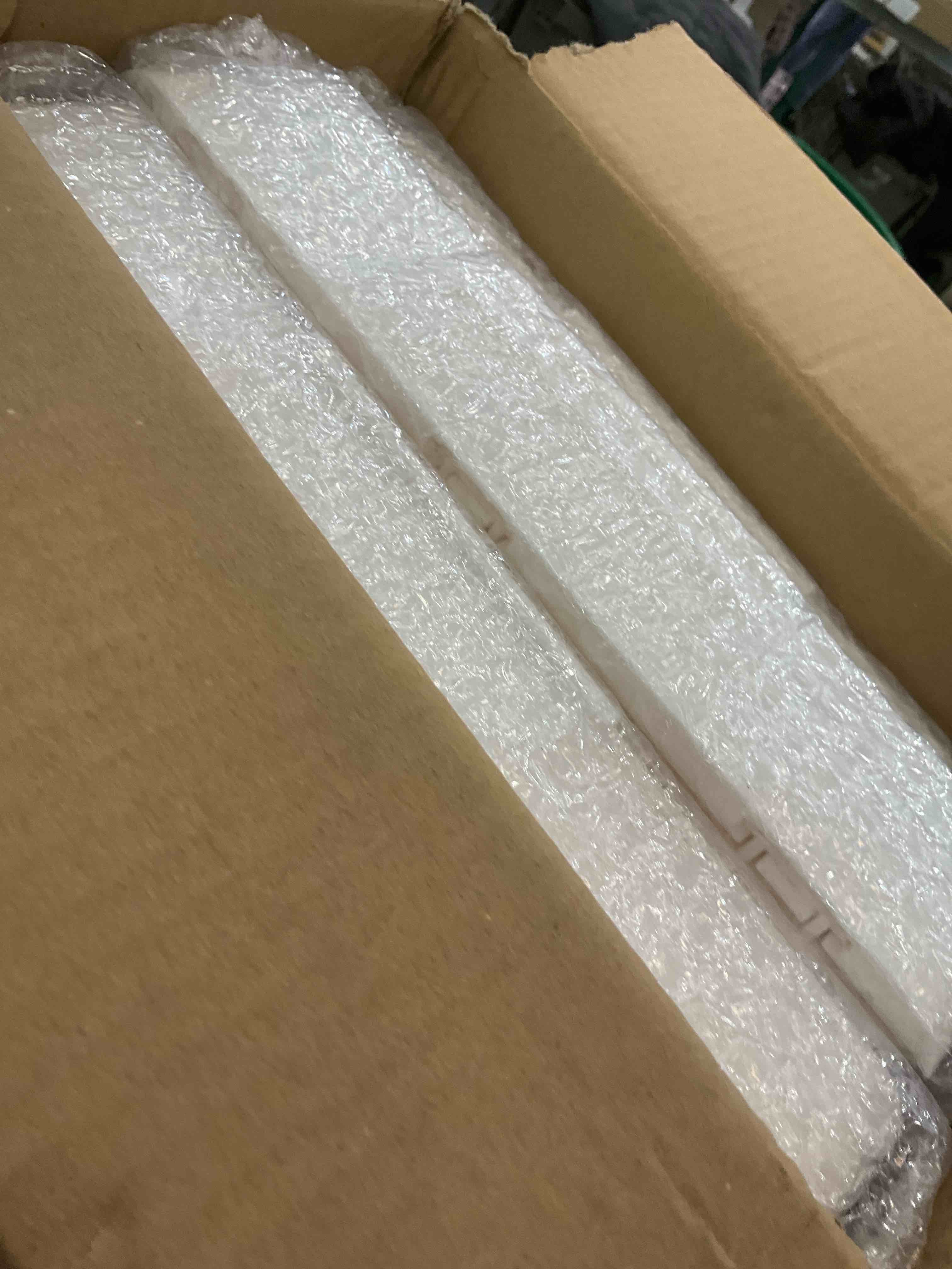 https://s3.amazonaws.com/lotting-images-prod/BargainHunt/EXS01023328_1708019535078.jpeg