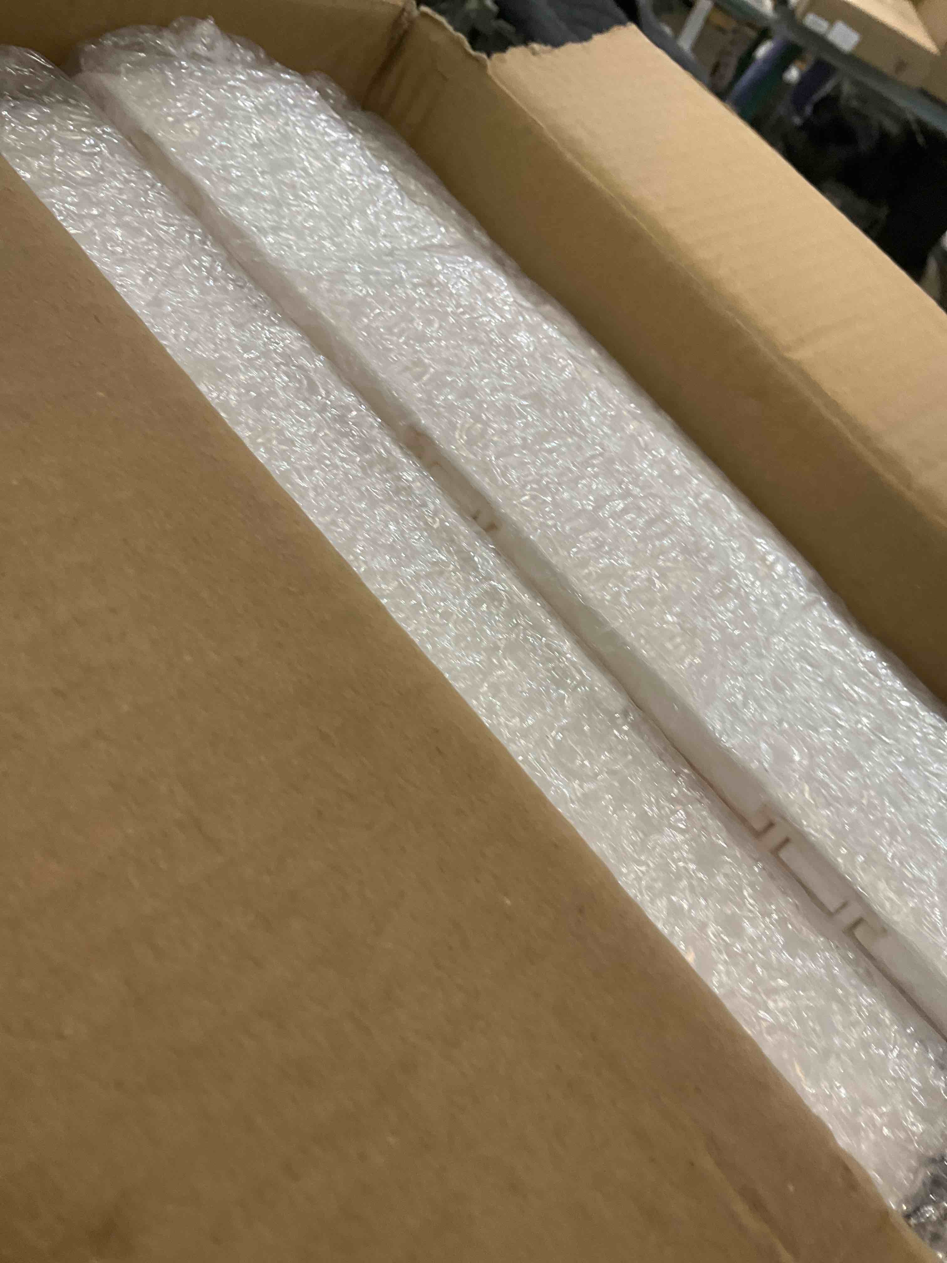 https://s3.amazonaws.com/lotting-images-prod/BargainHunt/EXS01023328_1708019536803.jpeg