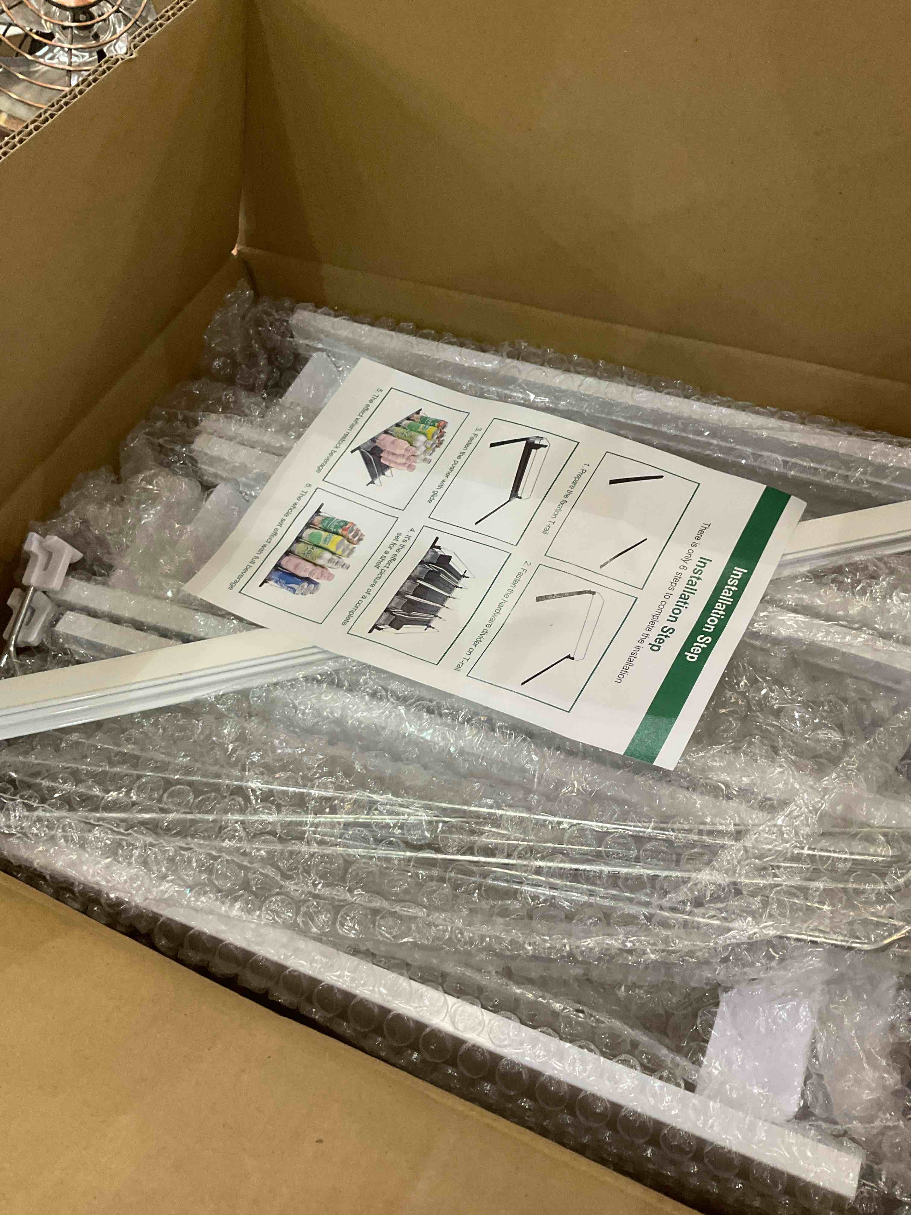 https://s3.amazonaws.com/lotting-images-prod/BargainHunt/EXS01023362_1708025857838.jpeg