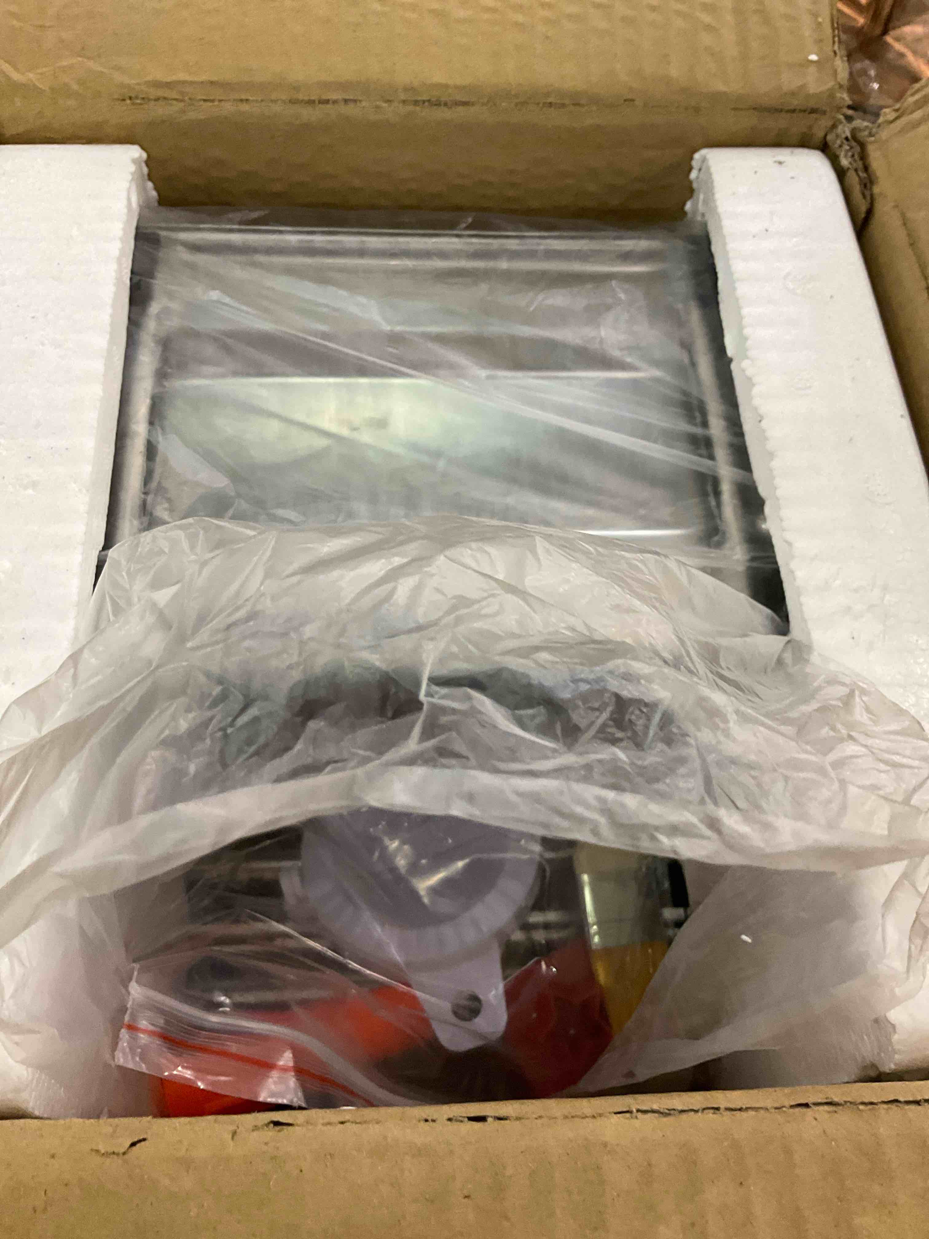 https://s3.amazonaws.com/lotting-images-prod/BargainHunt/EXS01023398_1708087239294.jpeg
