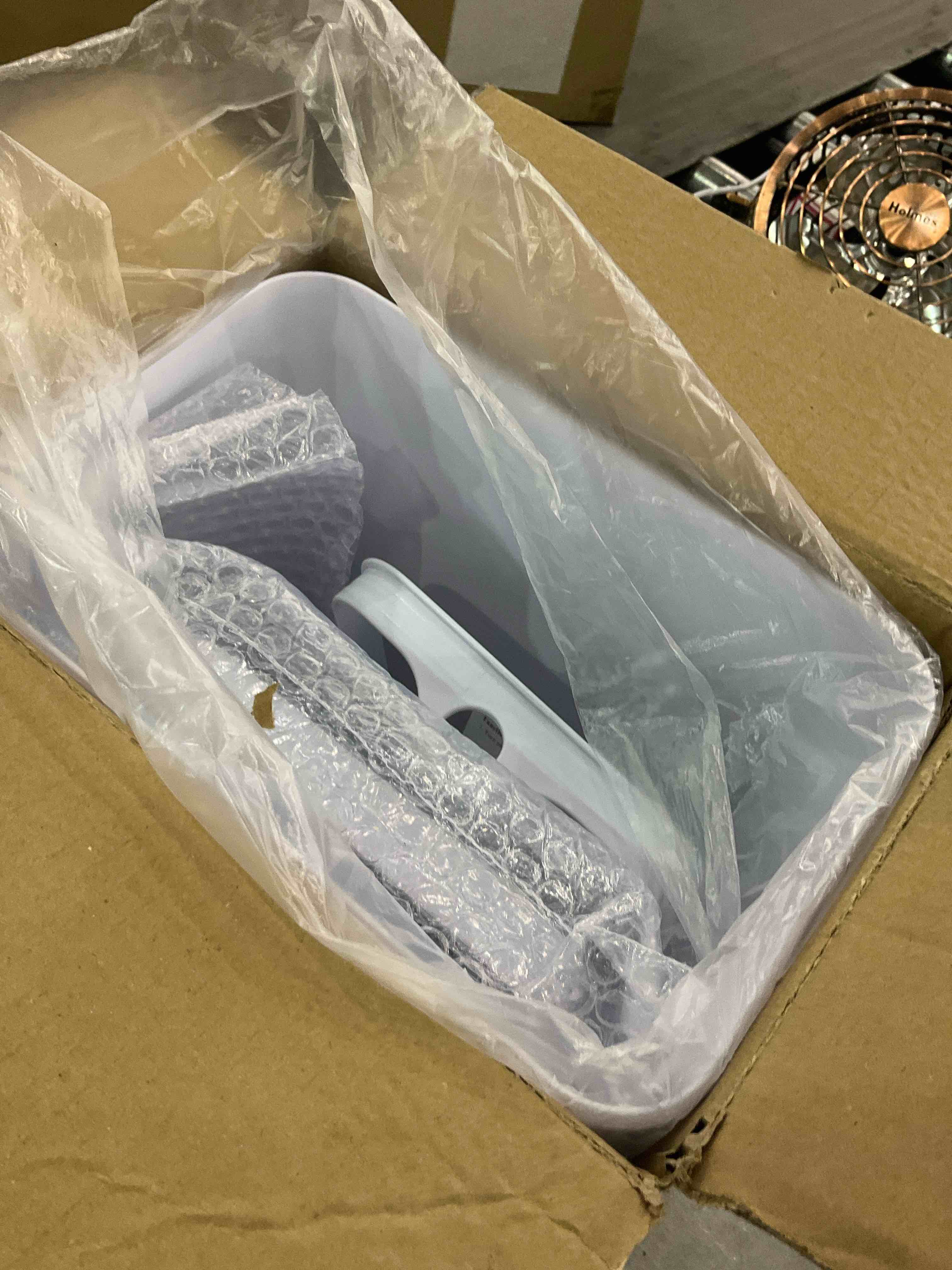 https://s3.amazonaws.com/lotting-images-prod/BargainHunt/EXS01023490_1708346143926.jpeg