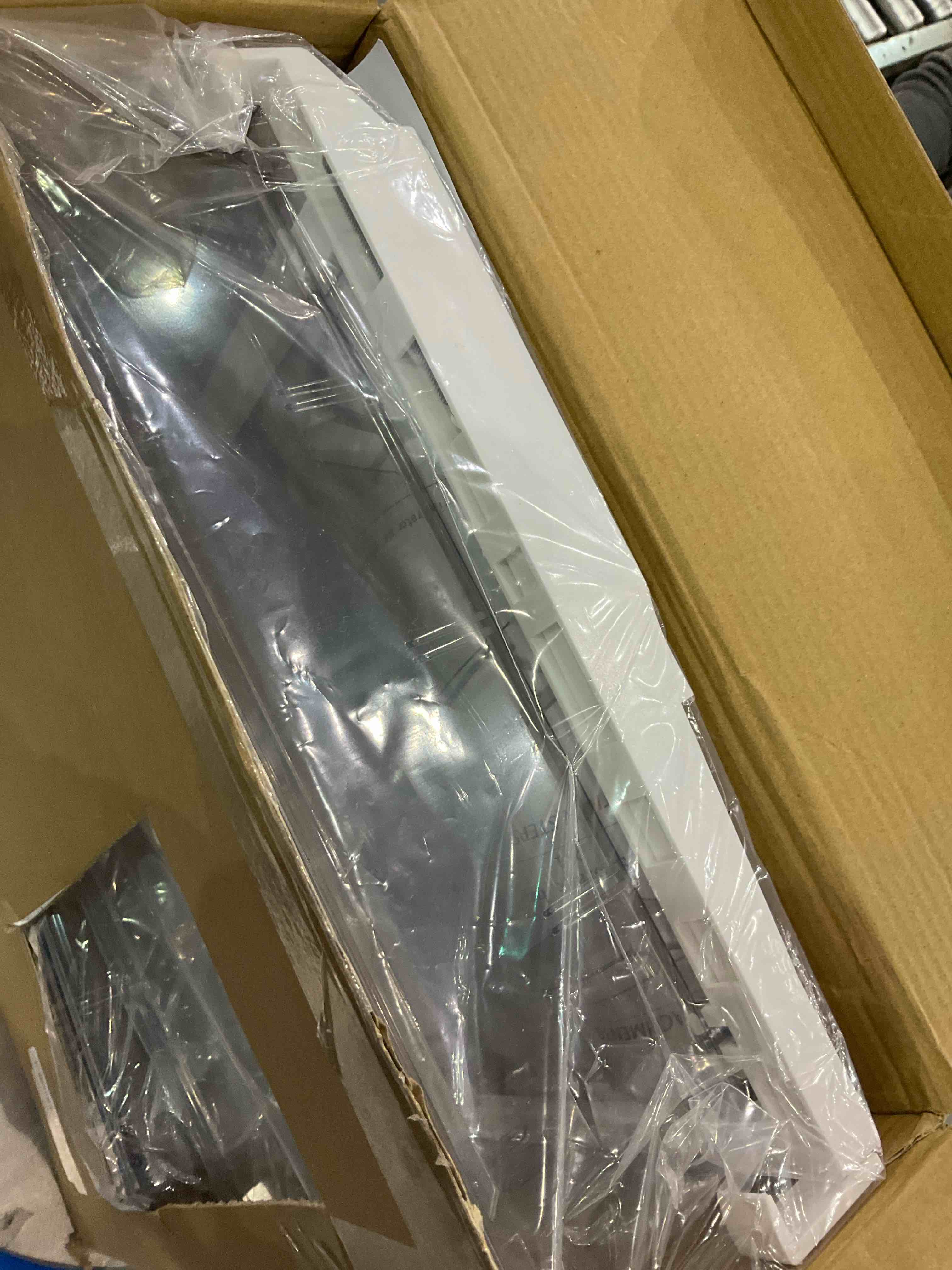 https://s3.amazonaws.com/lotting-images-prod/BargainHunt/EXS01023491_1708346235914.jpeg