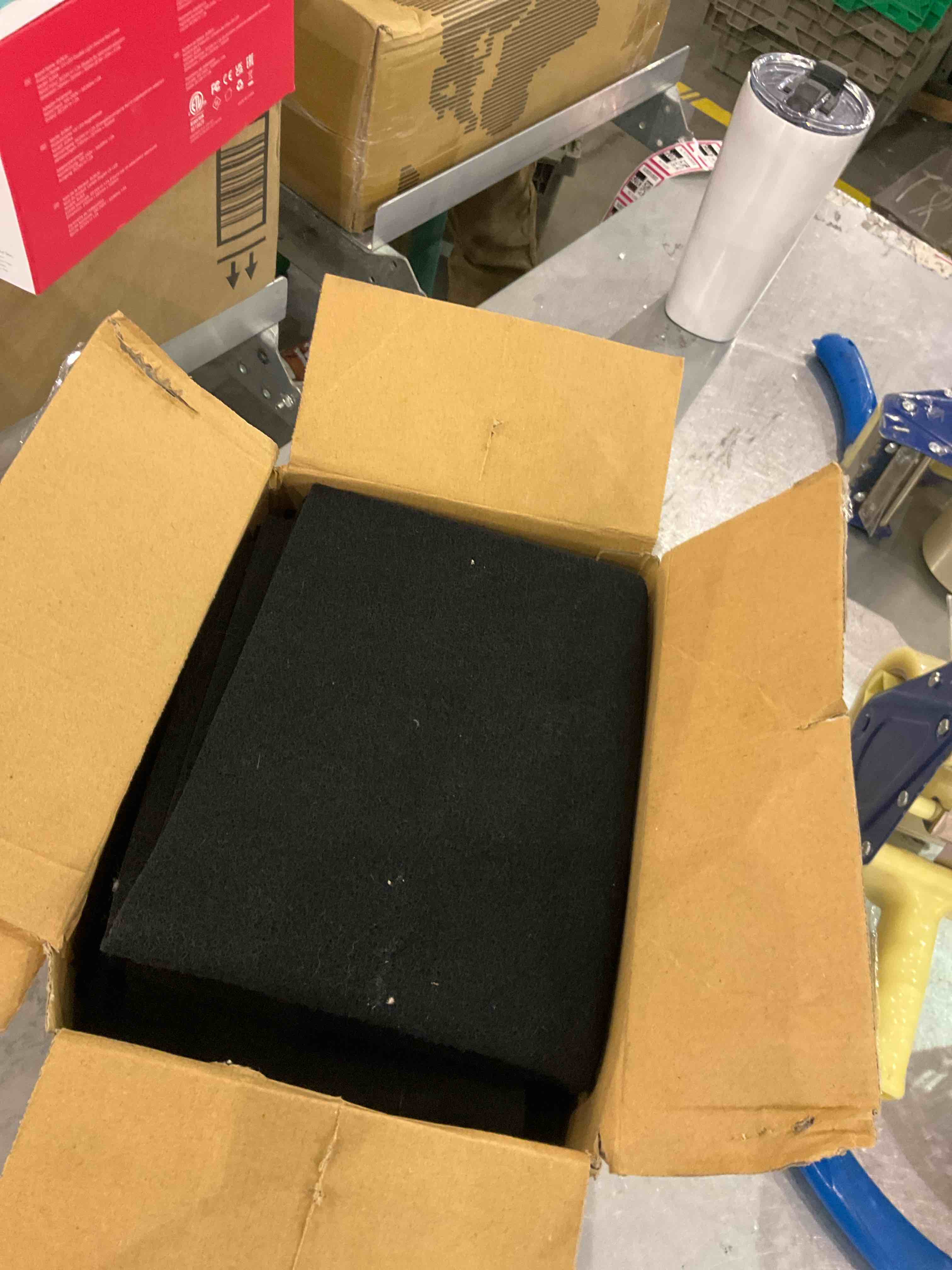 https://s3.amazonaws.com/lotting-images-prod/BargainHunt/EXS01023578_1707766287609.jpeg