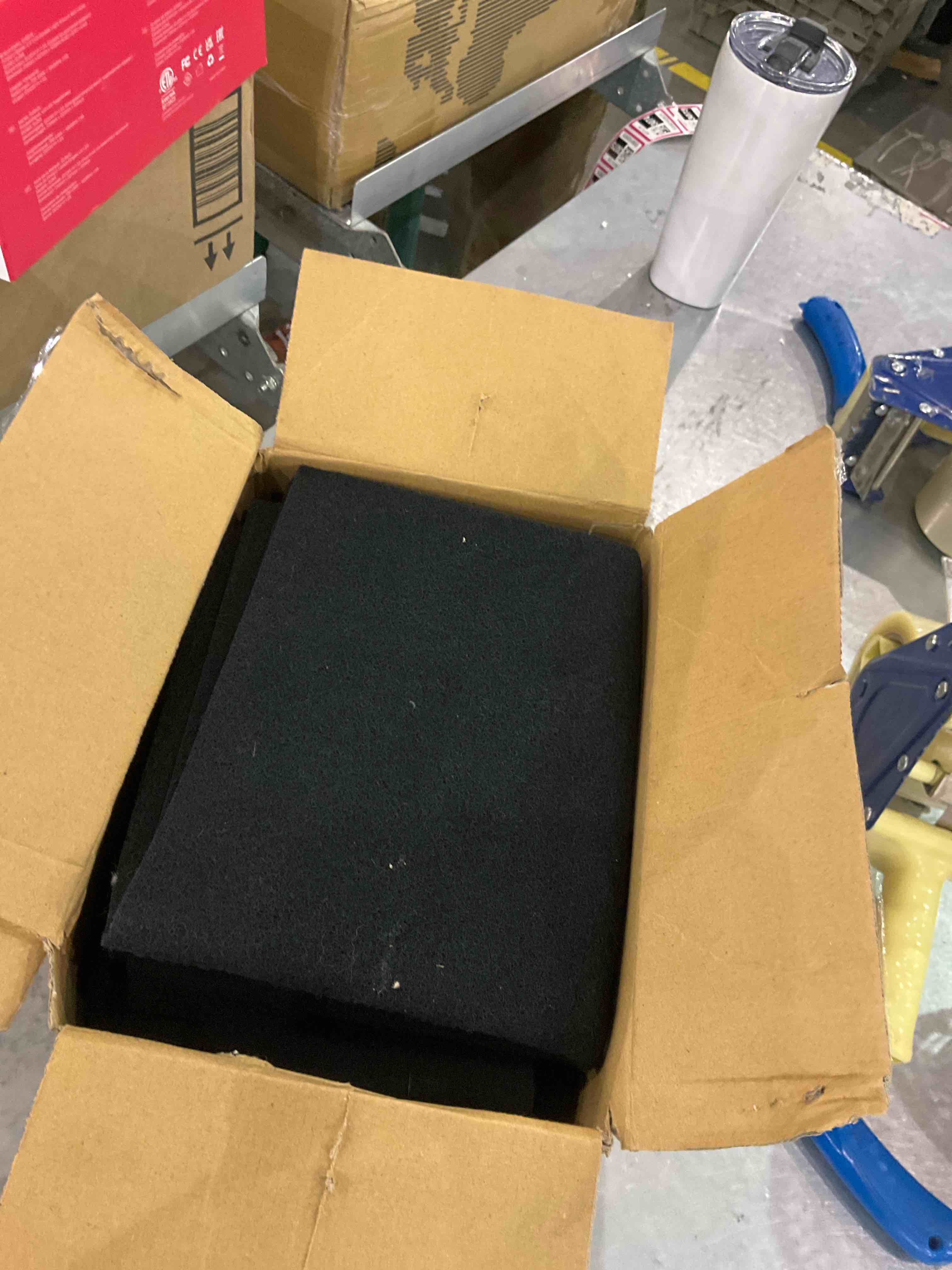 https://s3.amazonaws.com/lotting-images-prod/BargainHunt/EXS01023578_1707766289026.jpeg