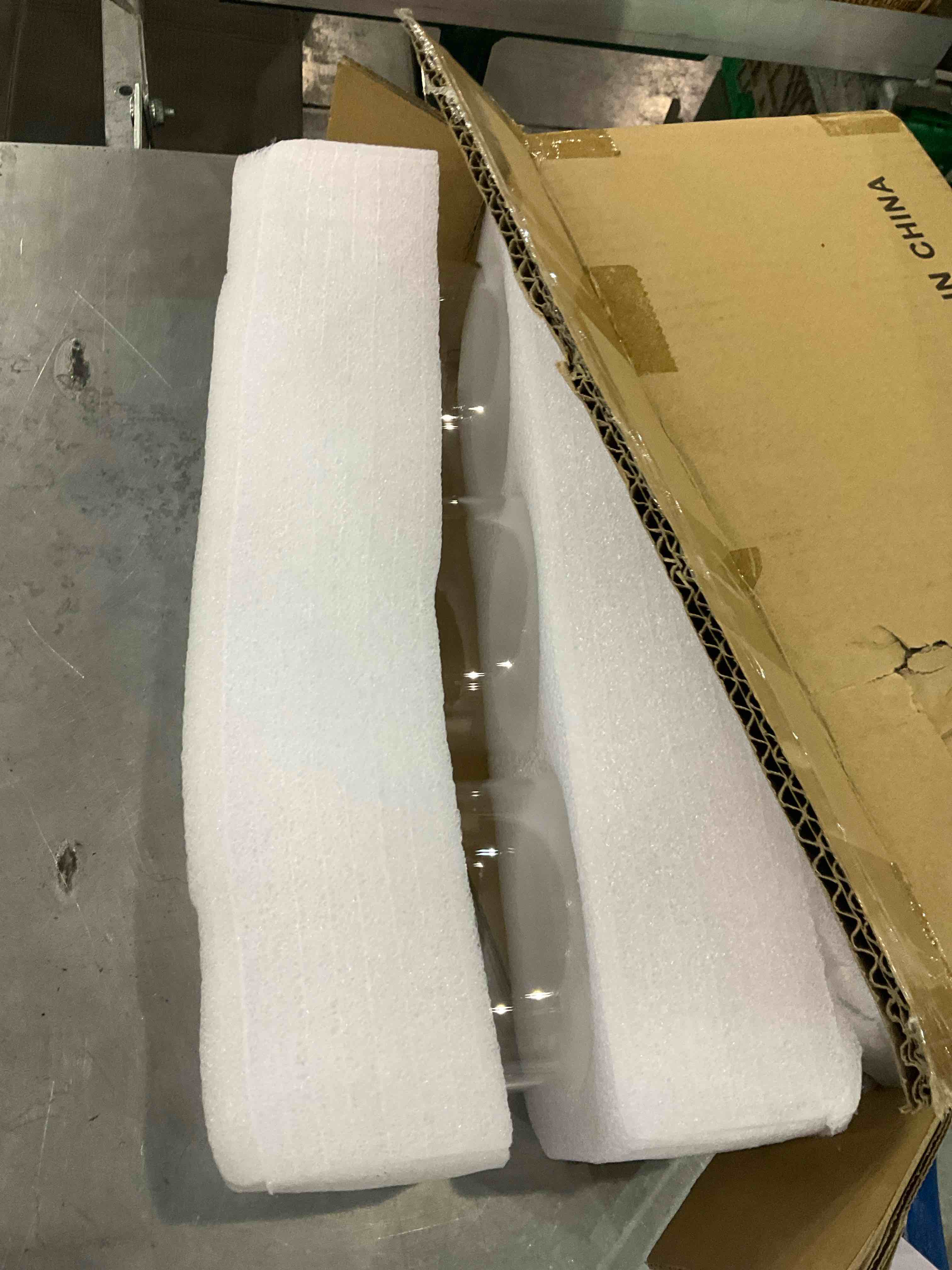 https://s3.amazonaws.com/lotting-images-prod/BargainHunt/EXS01023589_1707767242638.jpeg