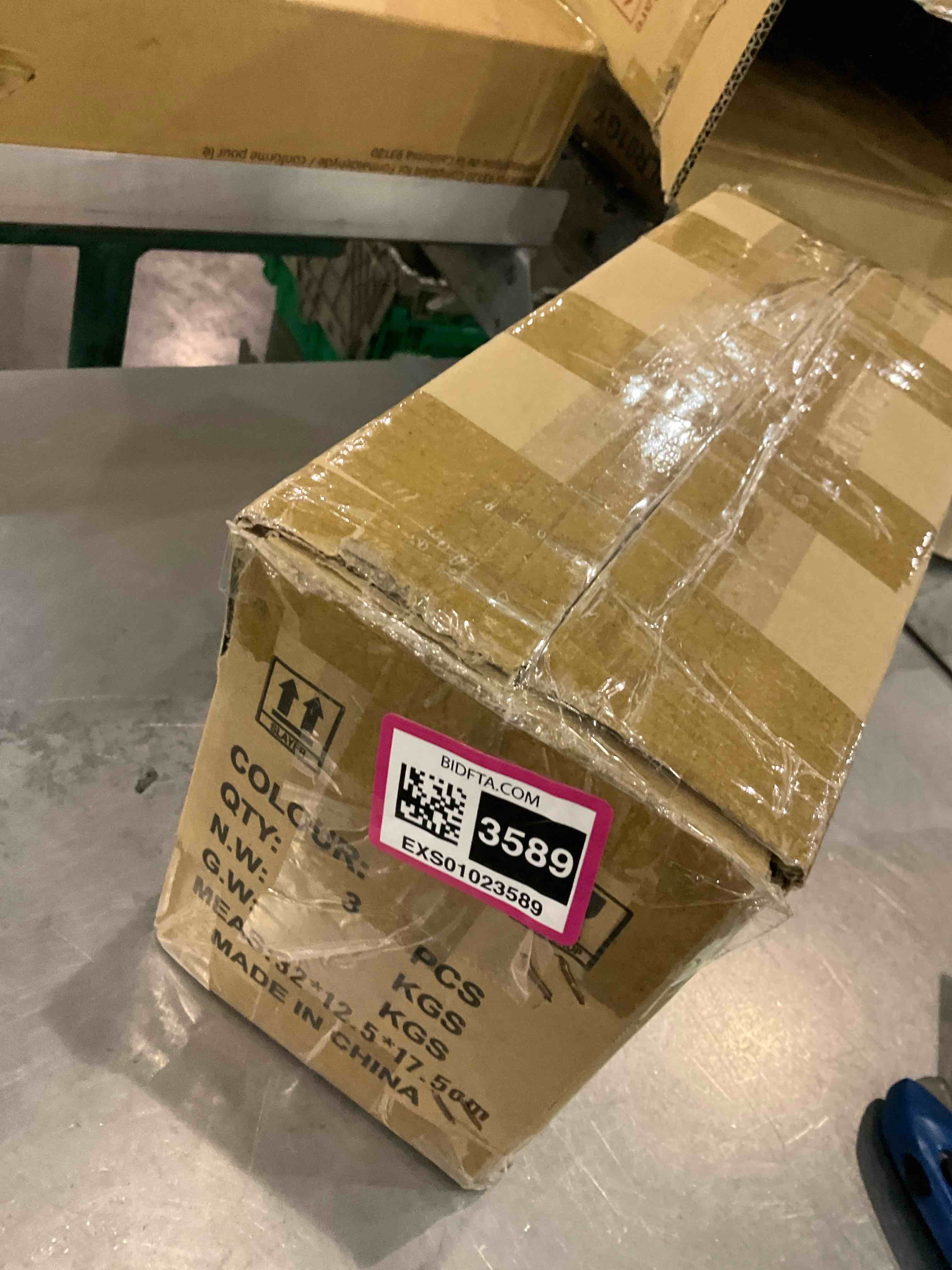 https://s3.amazonaws.com/lotting-images-prod/BargainHunt/EXS01023589_1707767259093.jpeg