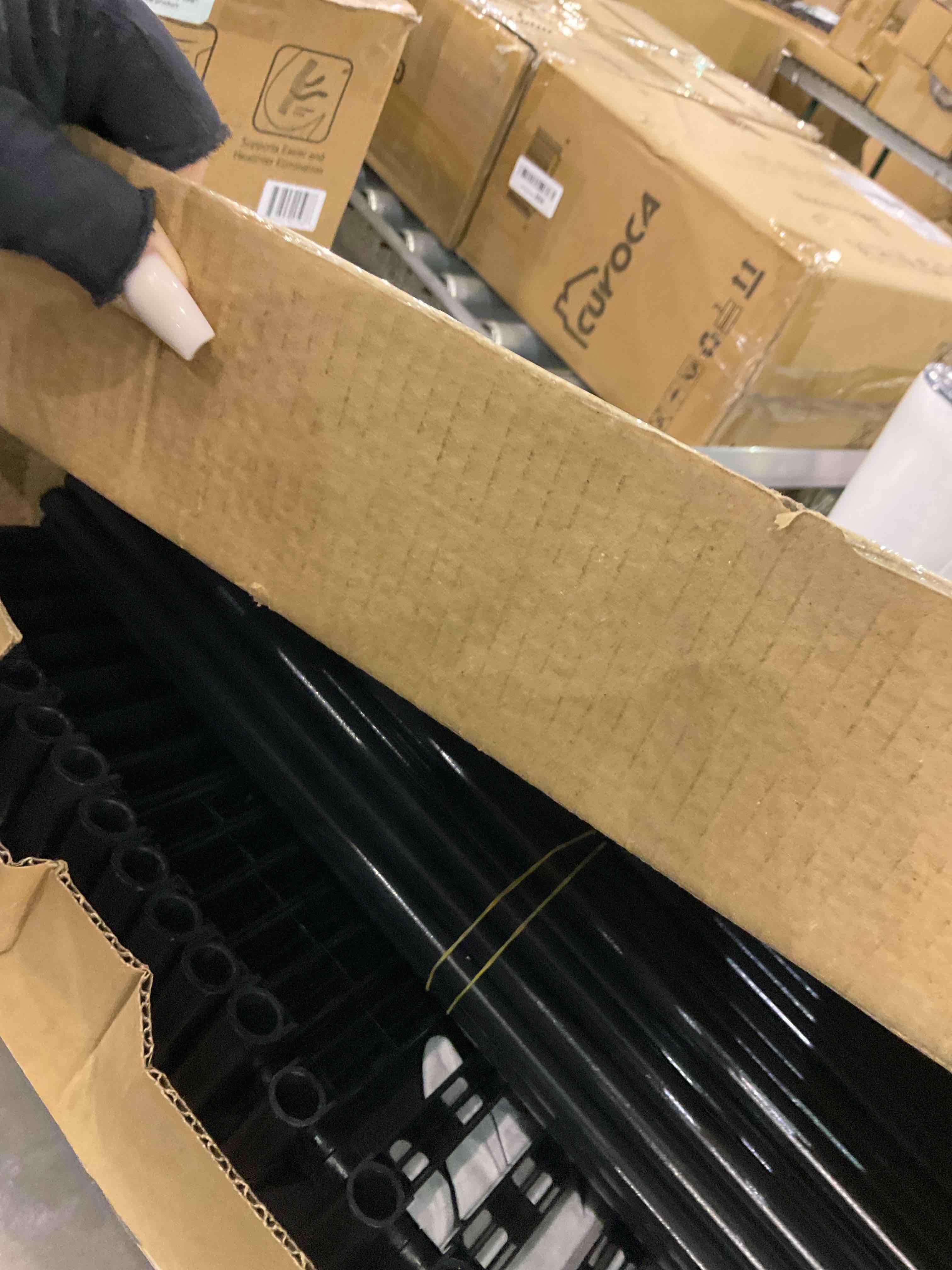 https://s3.amazonaws.com/lotting-images-prod/BargainHunt/EXS01023594_1707767755240.jpeg
