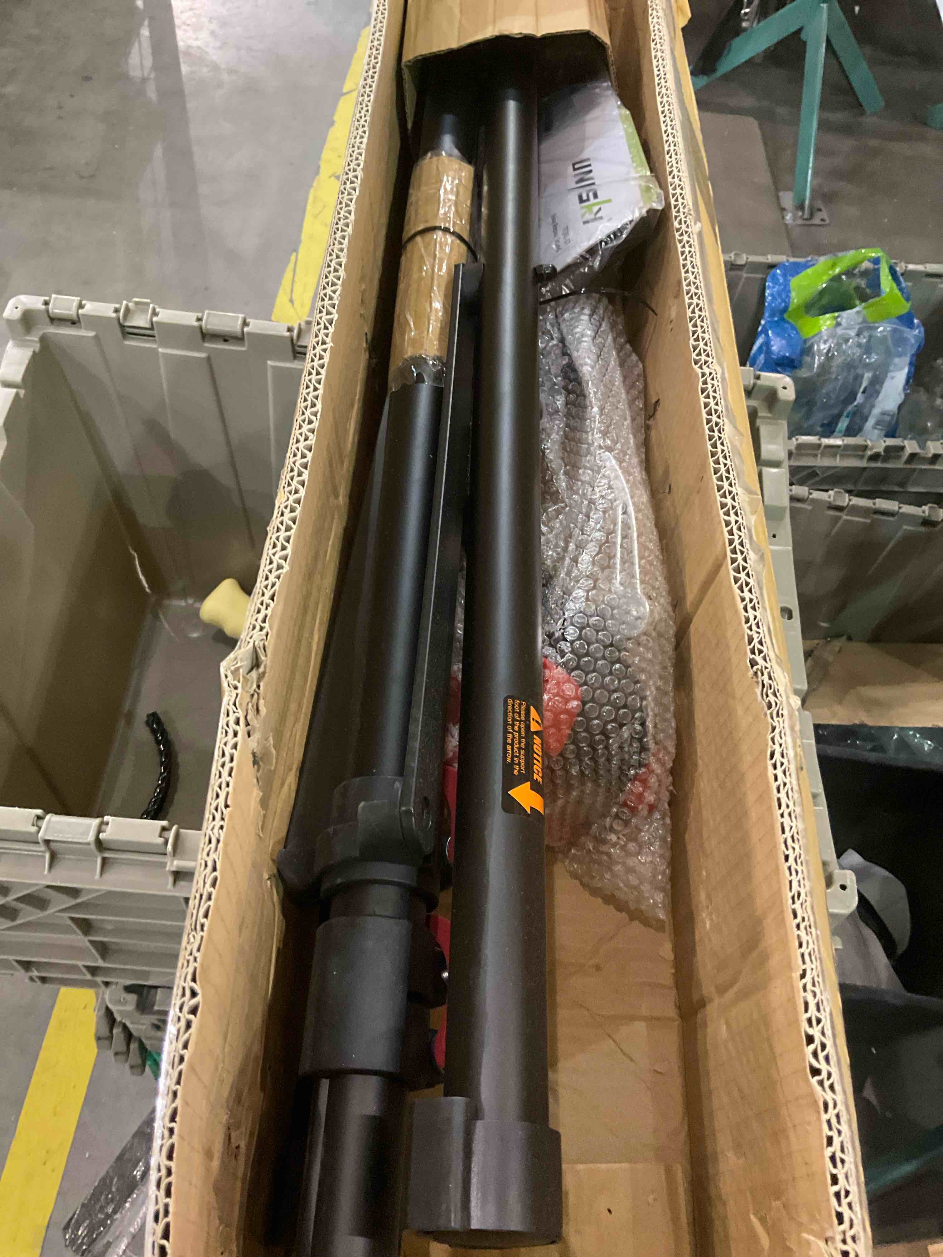 https://s3.amazonaws.com/lotting-images-prod/BargainHunt/EXS01024006_1707491477535.jpeg