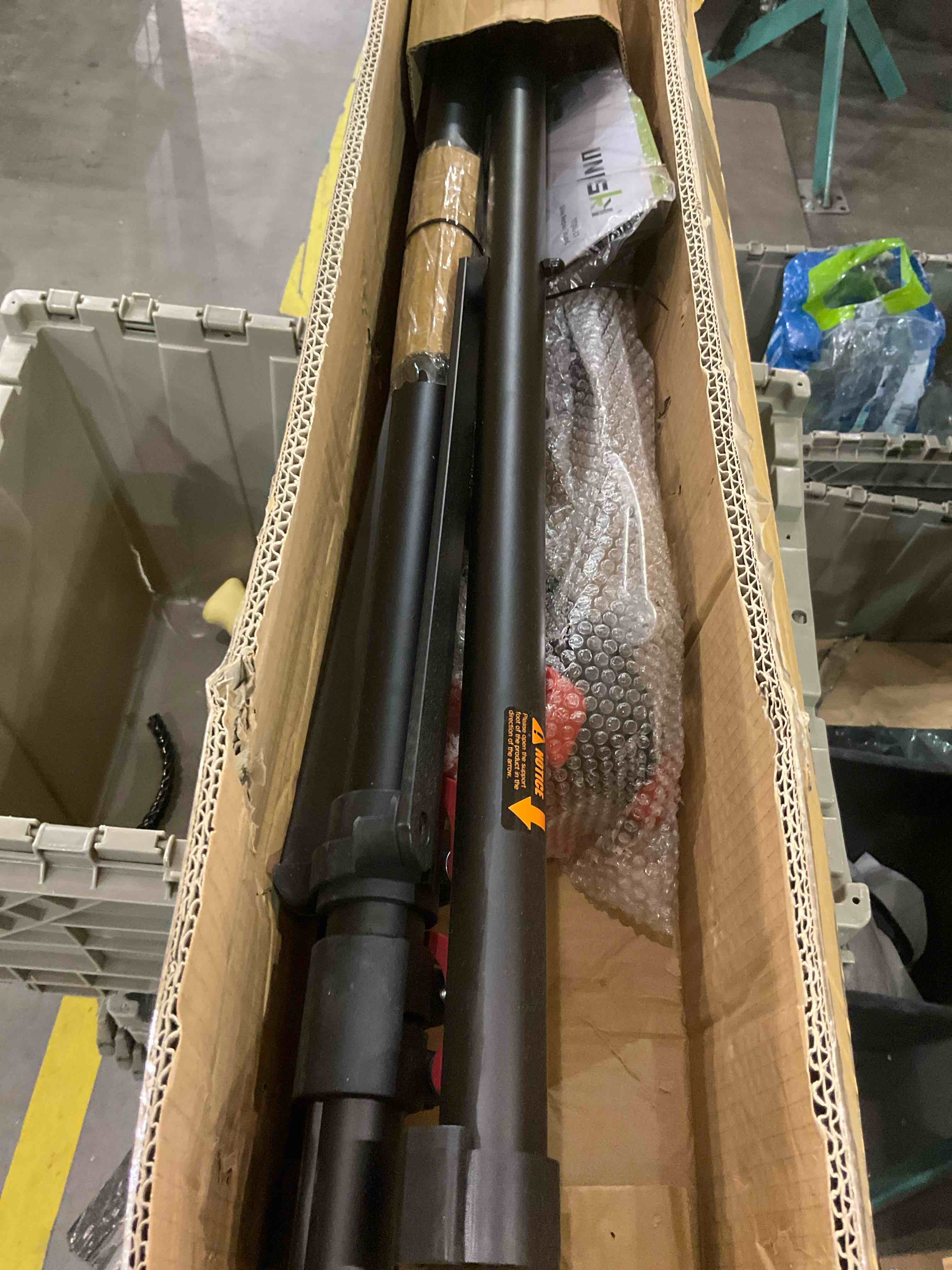https://s3.amazonaws.com/lotting-images-prod/BargainHunt/EXS01024006_1707491478674.jpeg