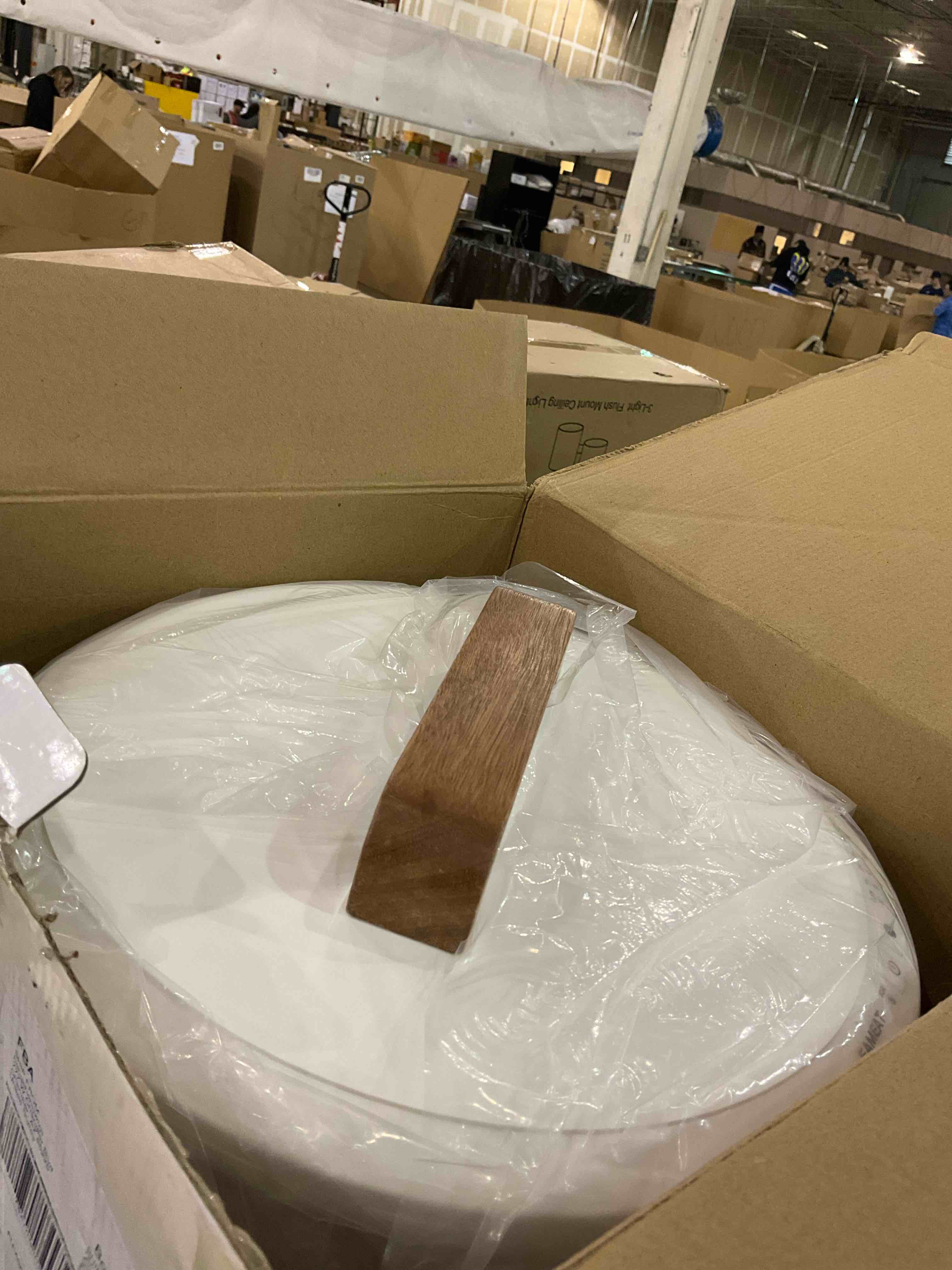https://s3.amazonaws.com/lotting-images-prod/BargainHunt/EXS01024054_1707506829003.jpeg