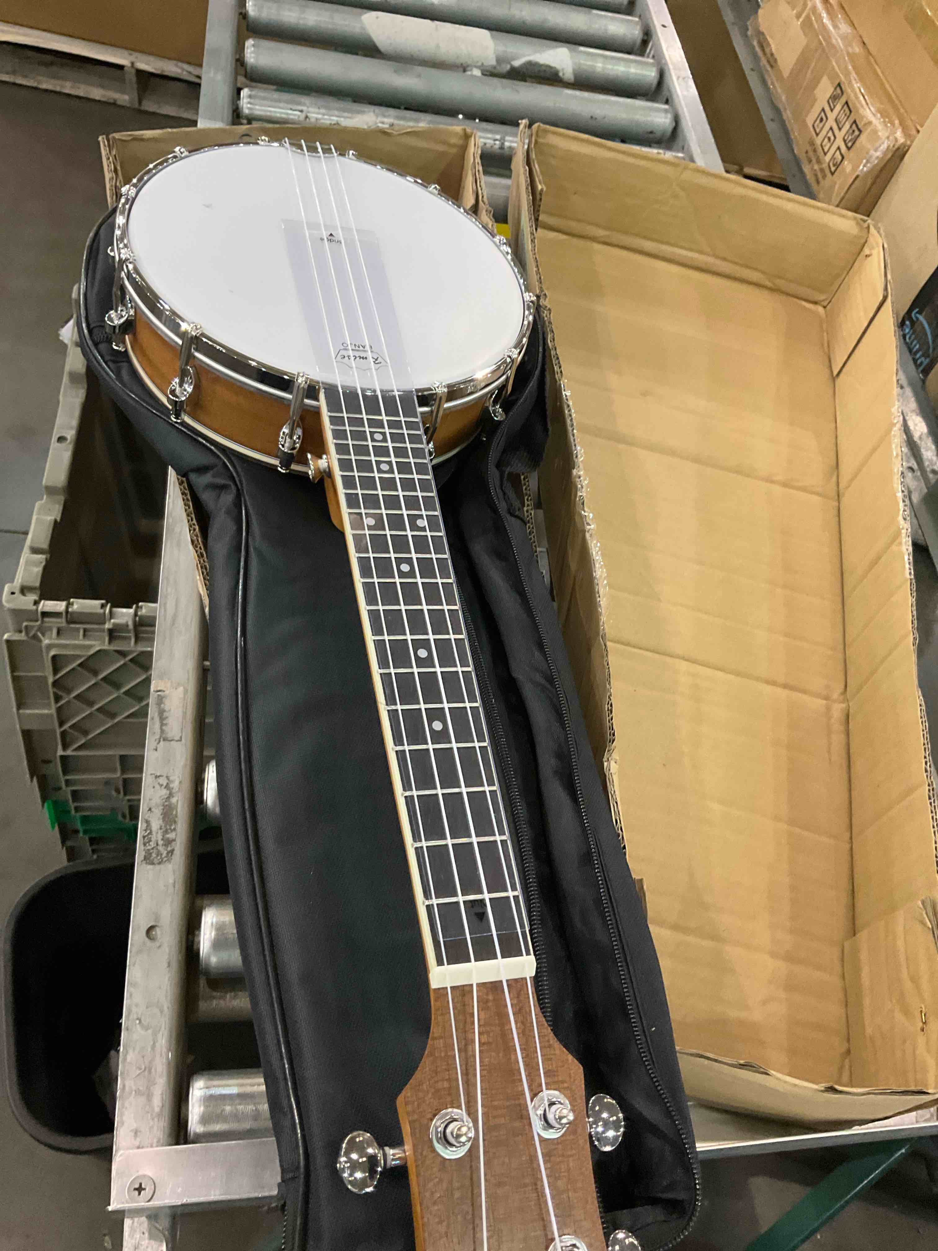 https://s3.amazonaws.com/lotting-images-prod/BargainHunt/EXS01024058_1707508144629.jpeg