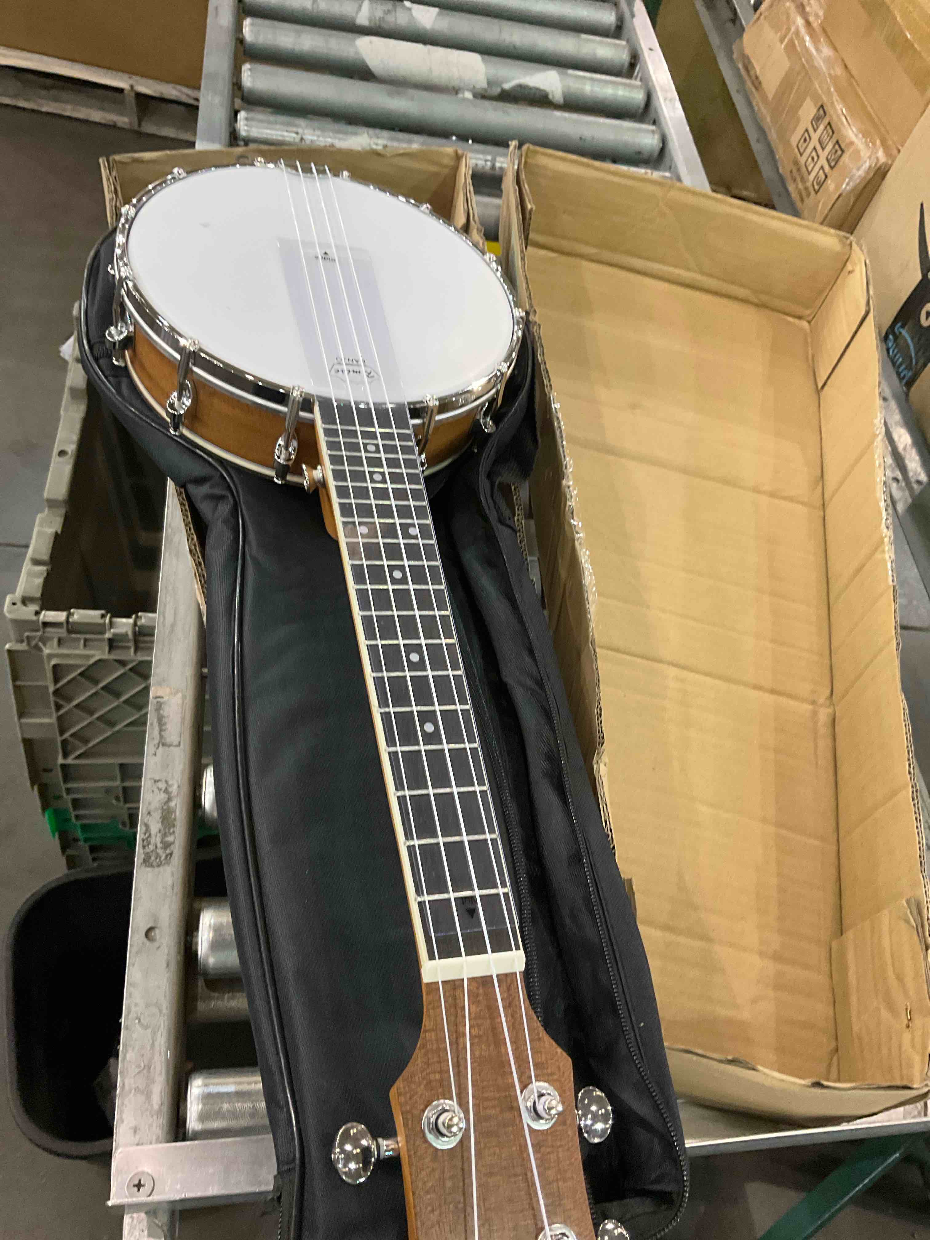 https://s3.amazonaws.com/lotting-images-prod/BargainHunt/EXS01024058_1707508145585.jpeg