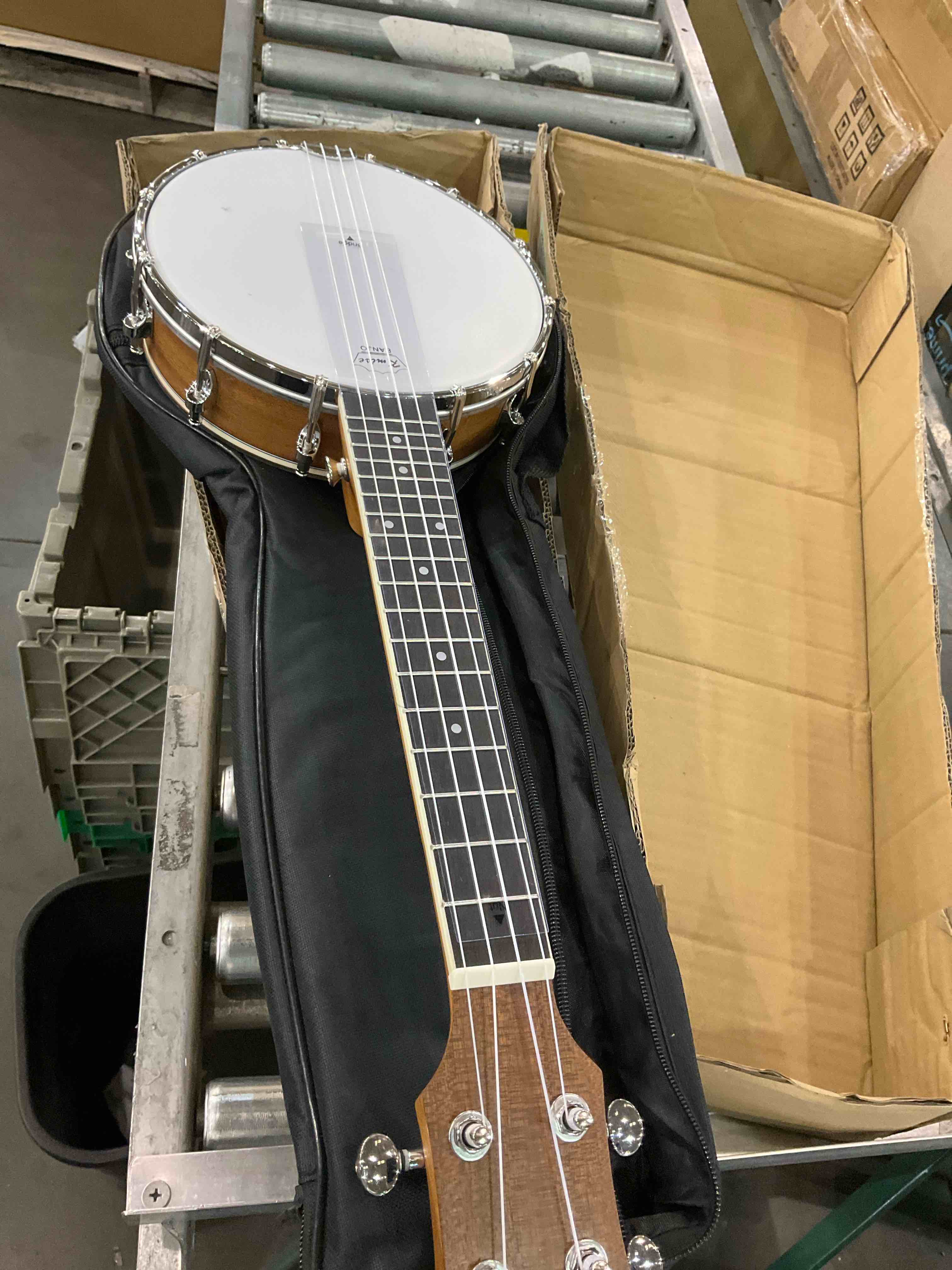 https://s3.amazonaws.com/lotting-images-prod/BargainHunt/EXS01024058_1707508146608.jpeg