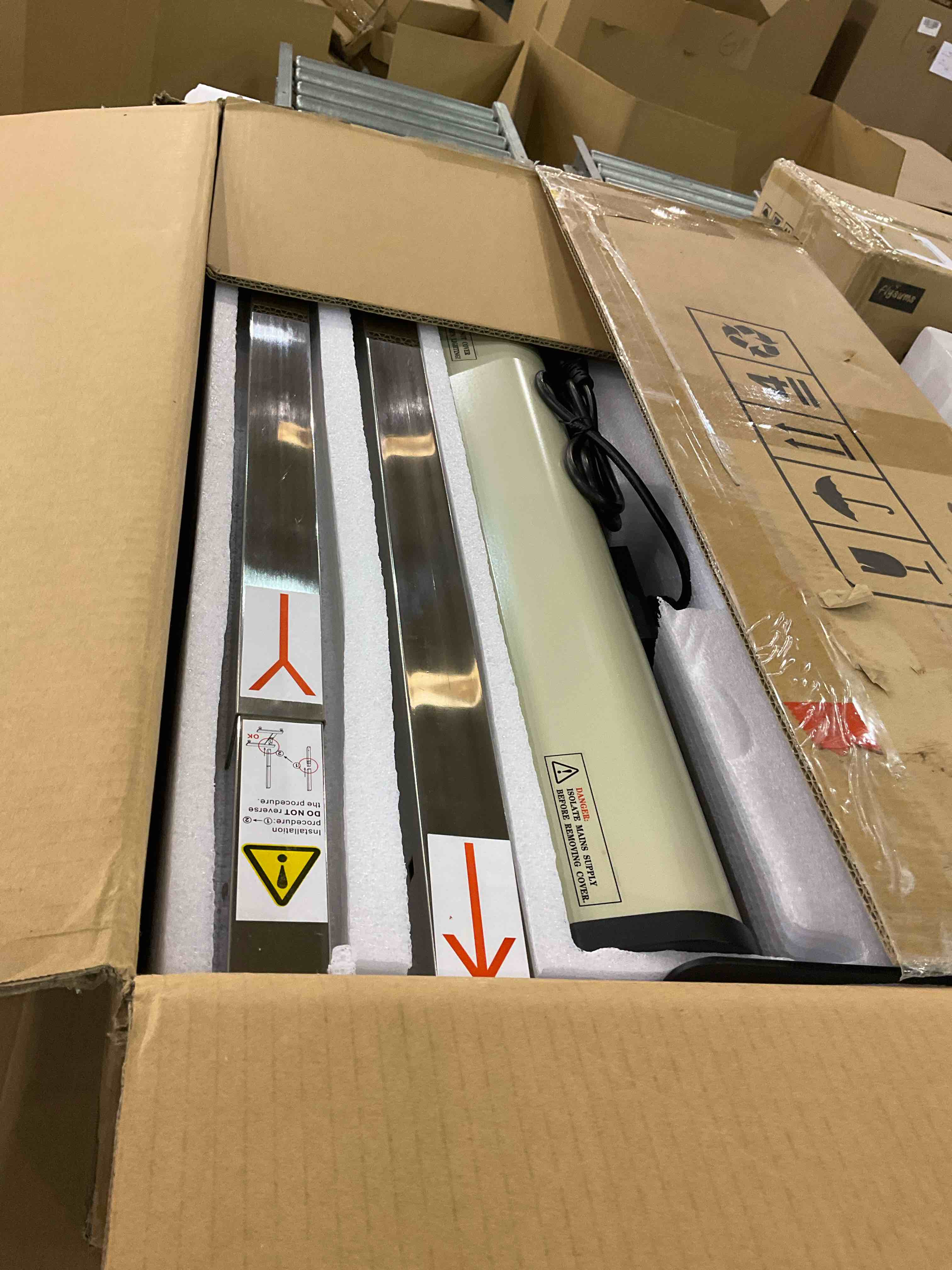 https://s3.amazonaws.com/lotting-images-prod/BargainHunt/EXS01024059_1707508334883.jpeg