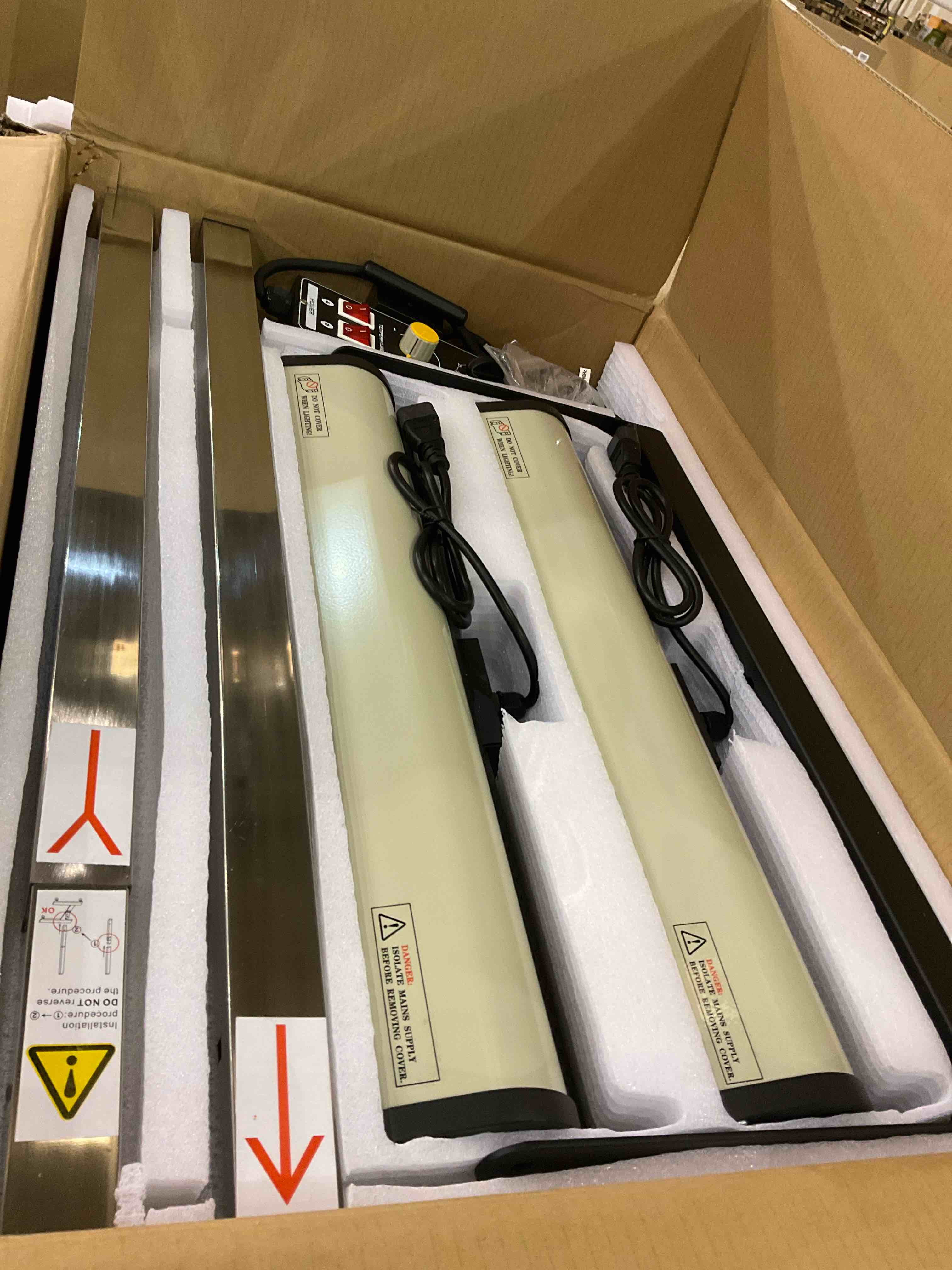 https://s3.amazonaws.com/lotting-images-prod/BargainHunt/EXS01024059_1707508347207.jpeg