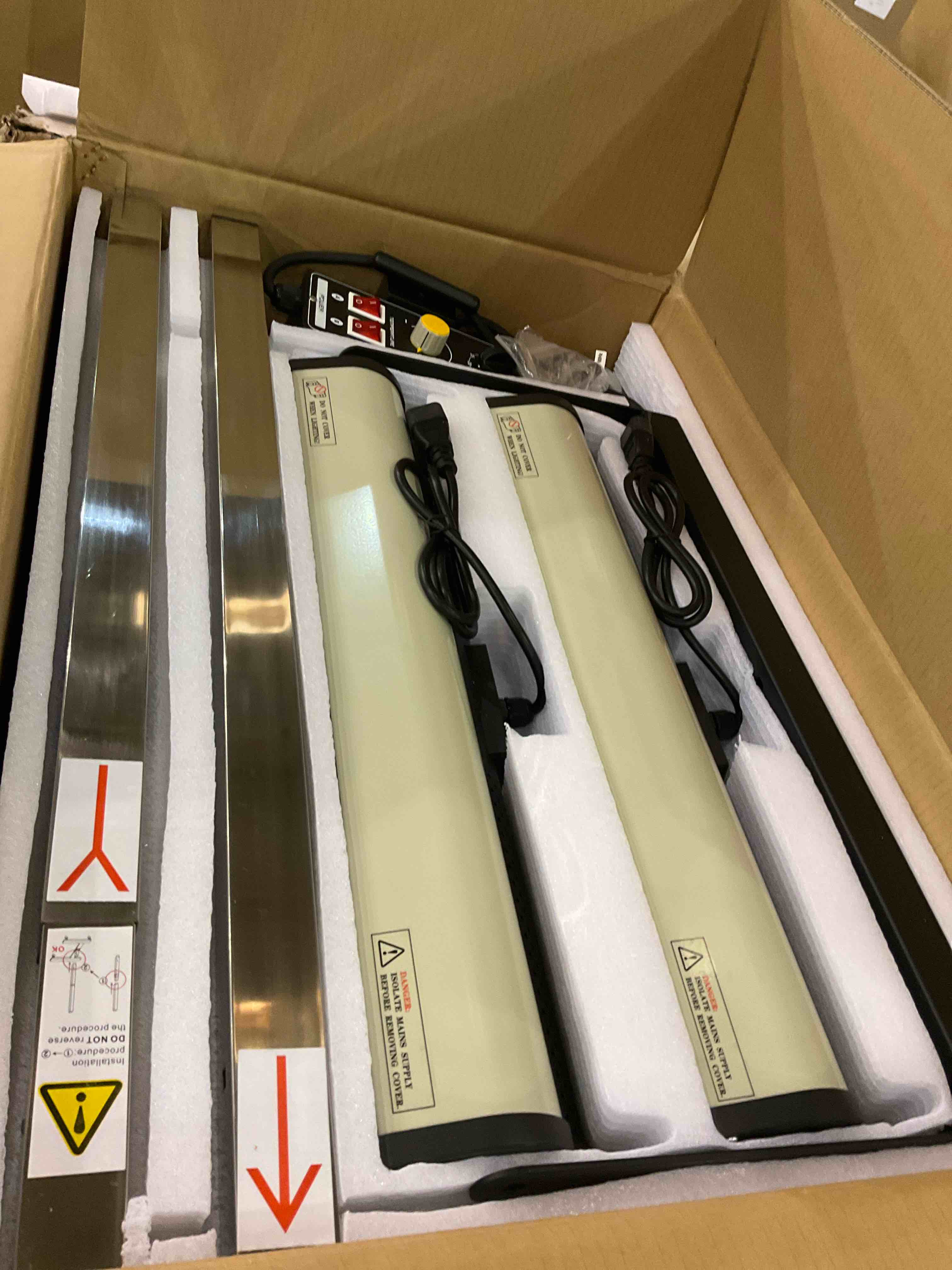 https://s3.amazonaws.com/lotting-images-prod/BargainHunt/EXS01024059_1707508348521.jpeg