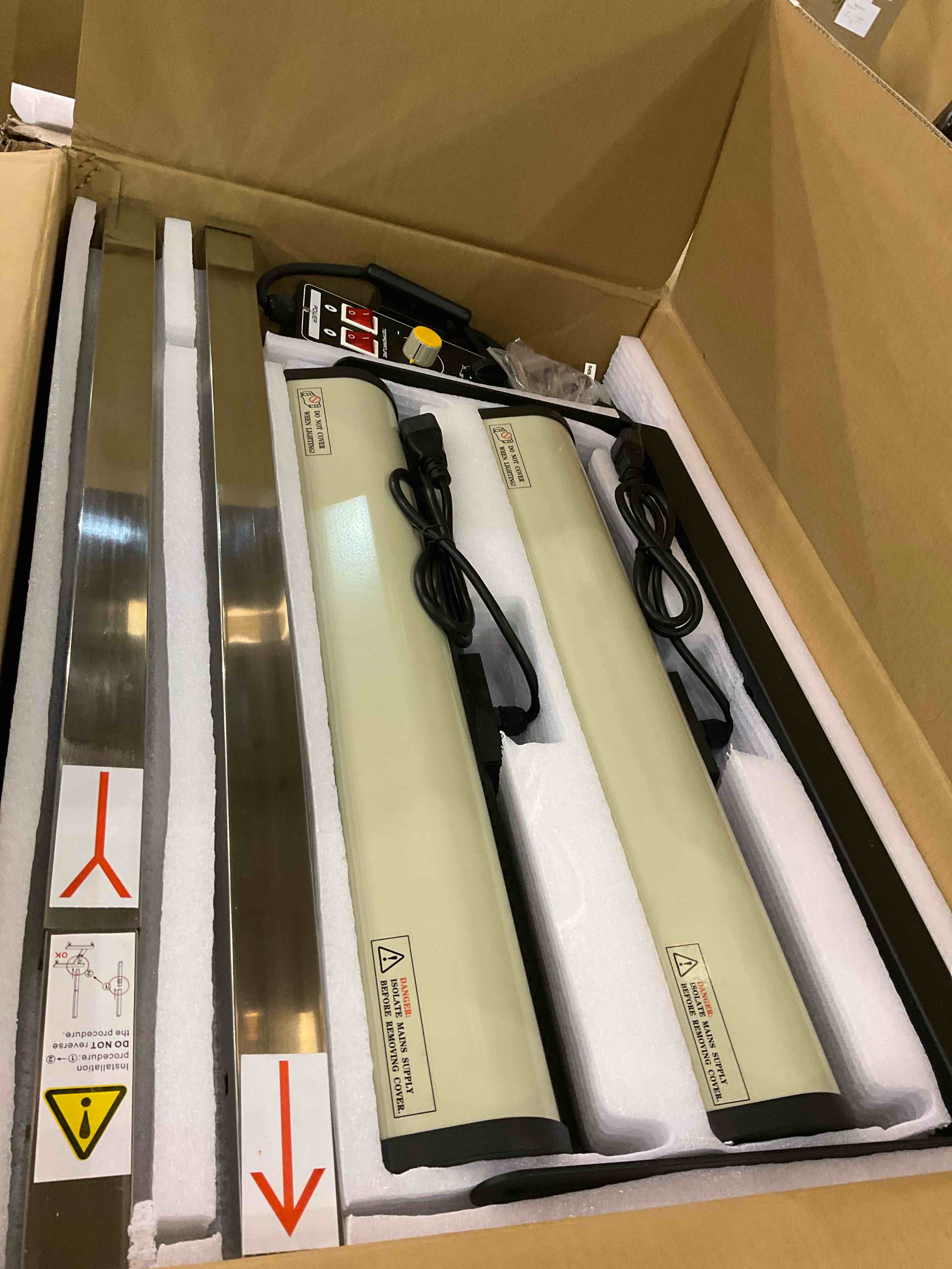 https://s3.amazonaws.com/lotting-images-prod/BargainHunt/EXS01024059_1707508349446.jpeg