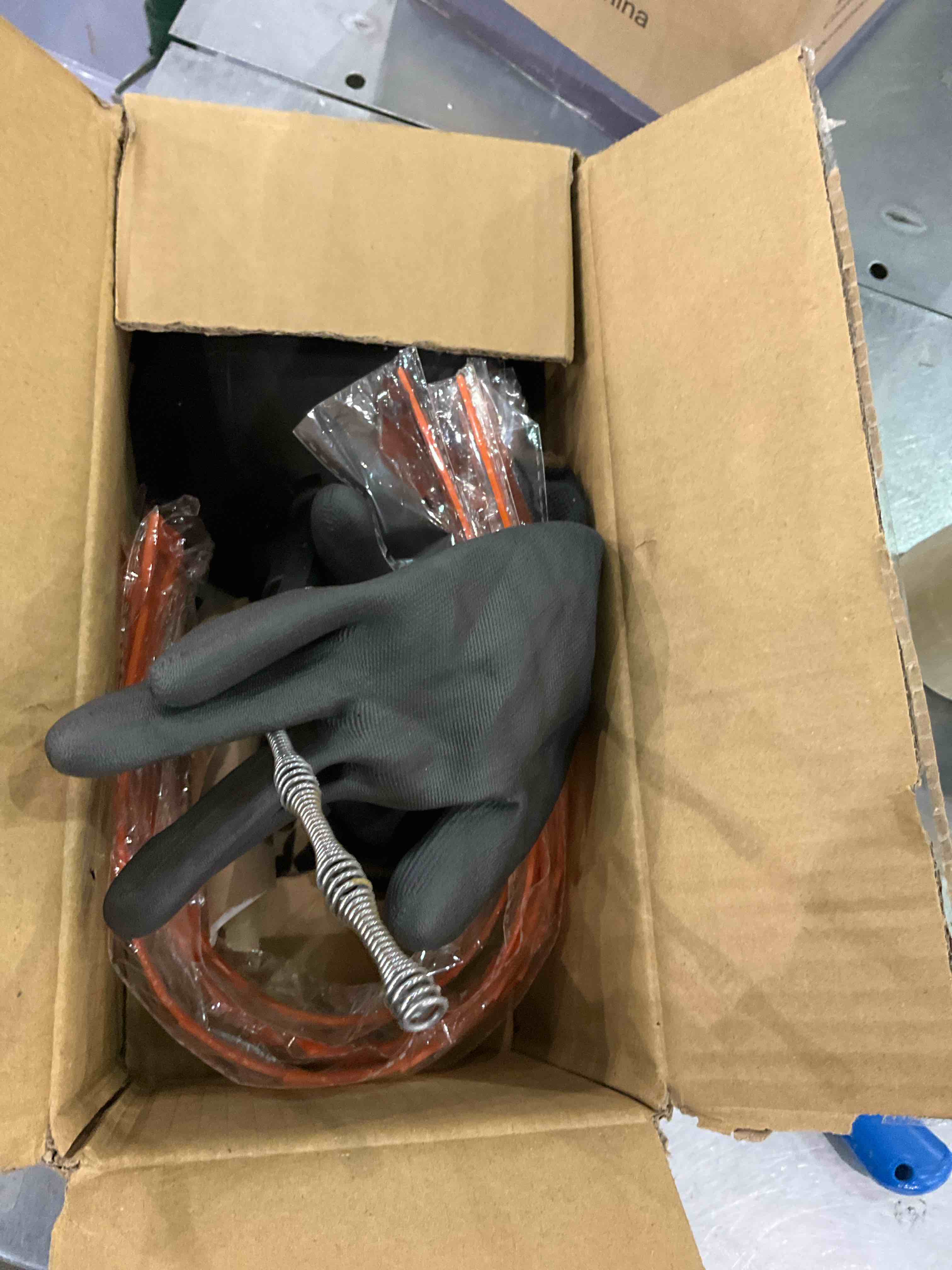 https://s3.amazonaws.com/lotting-images-prod/BargainHunt/EXS01024081_1707743470620.jpeg