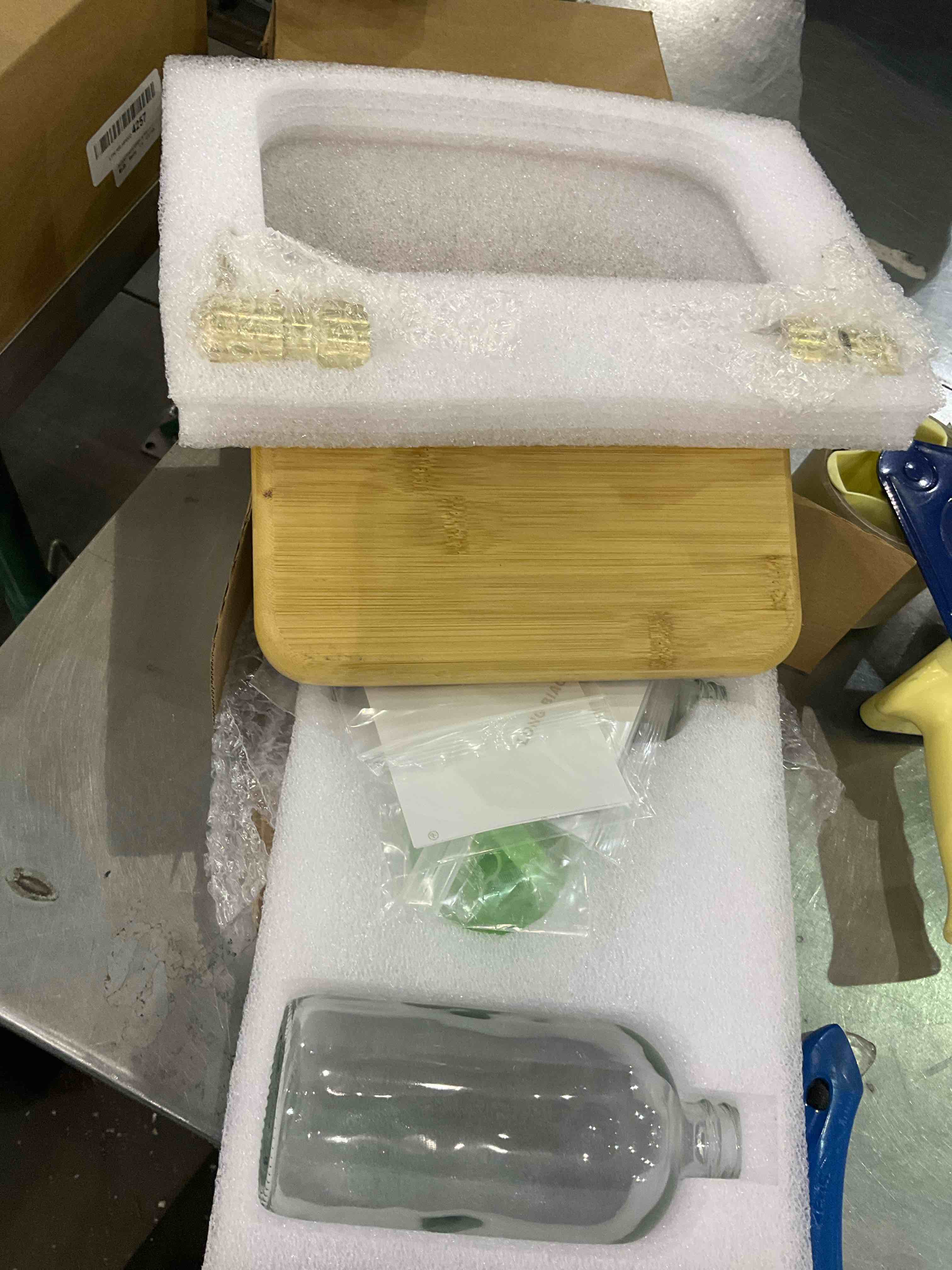 https://s3.amazonaws.com/lotting-images-prod/BargainHunt/EXS01024083_1707743758483.jpeg