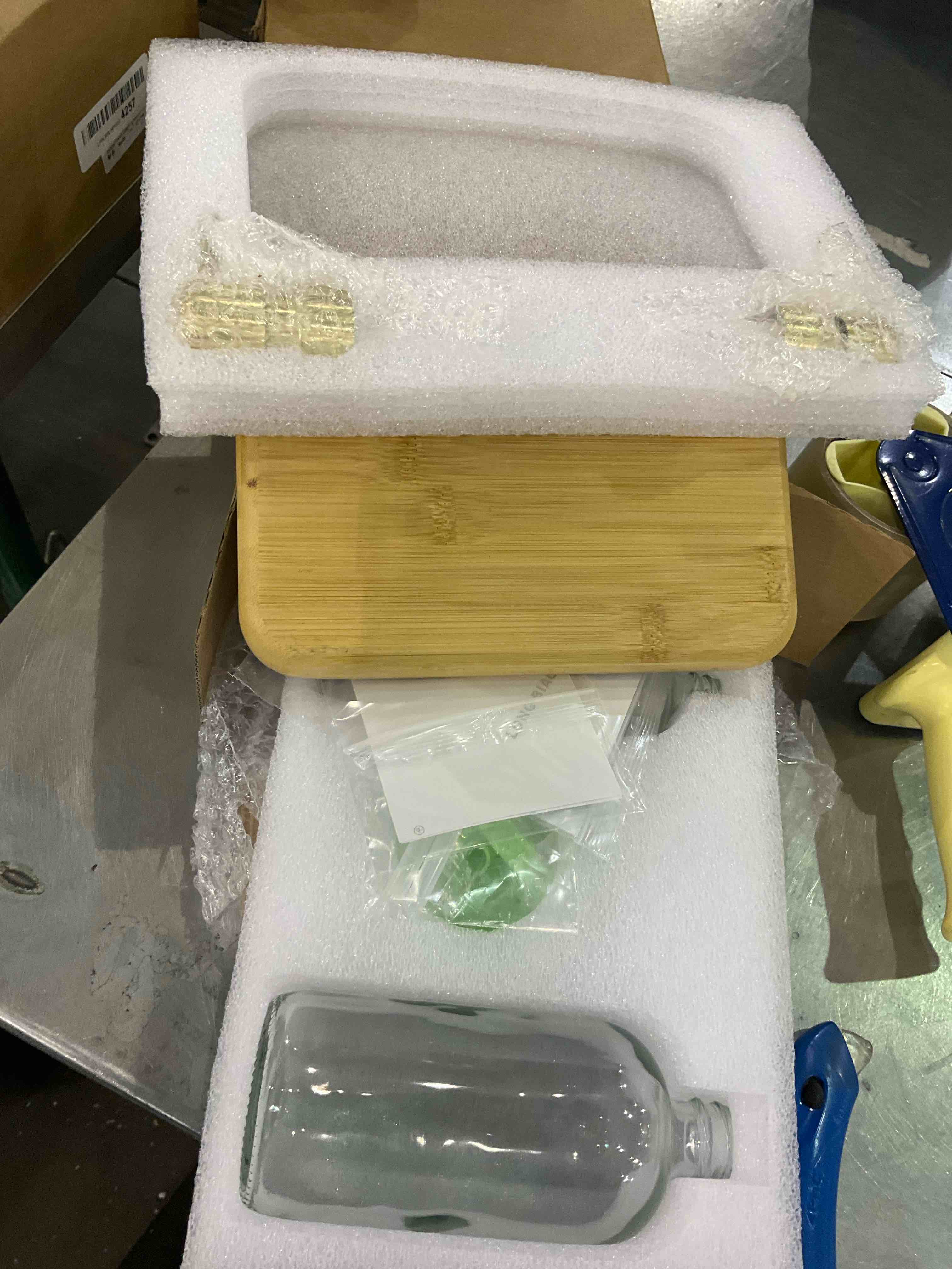 https://s3.amazonaws.com/lotting-images-prod/BargainHunt/EXS01024083_1707743759676.jpeg