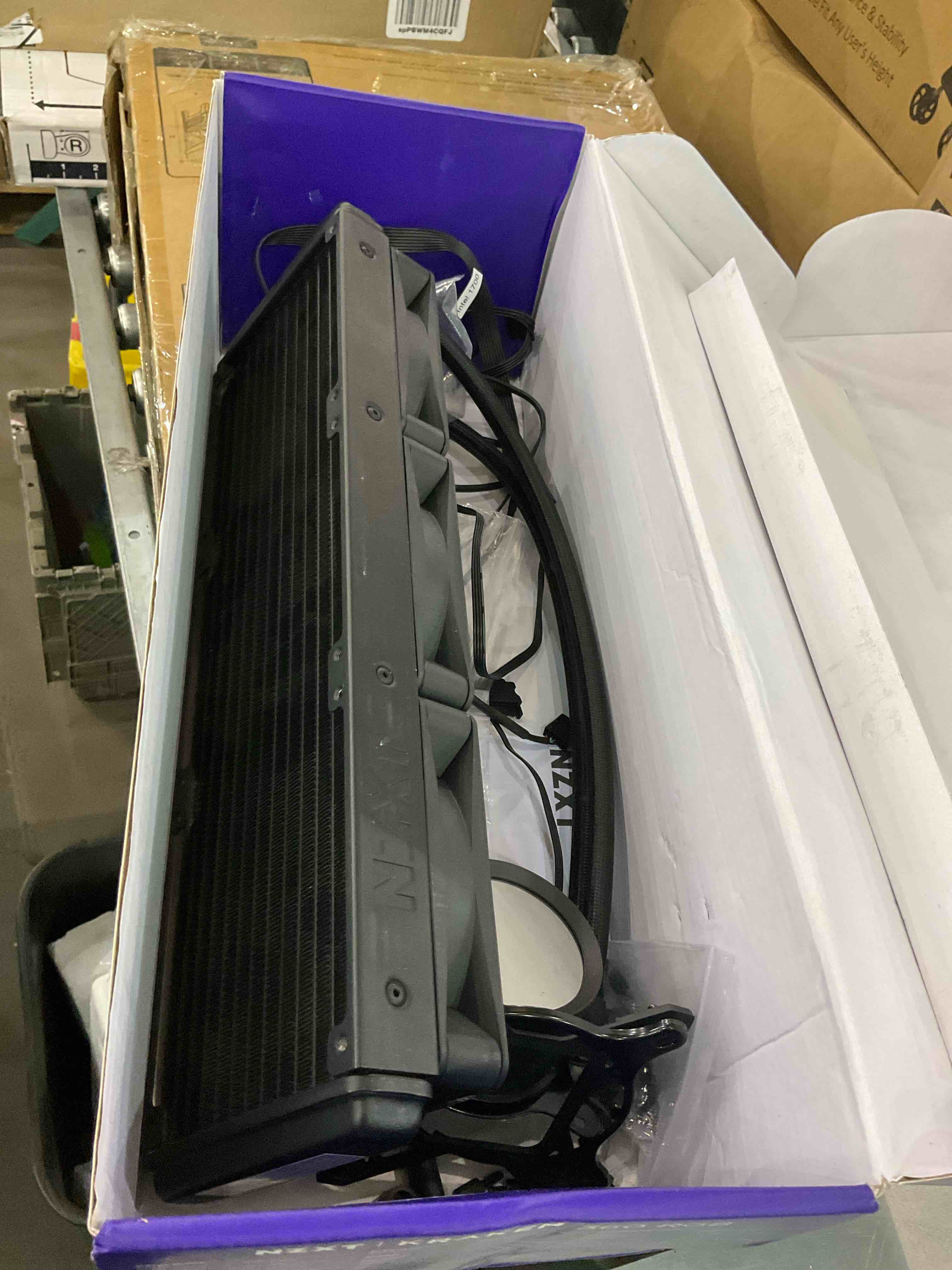 https://s3.amazonaws.com/lotting-images-prod/BargainHunt/EXS01024121_1707751795417.jpeg
