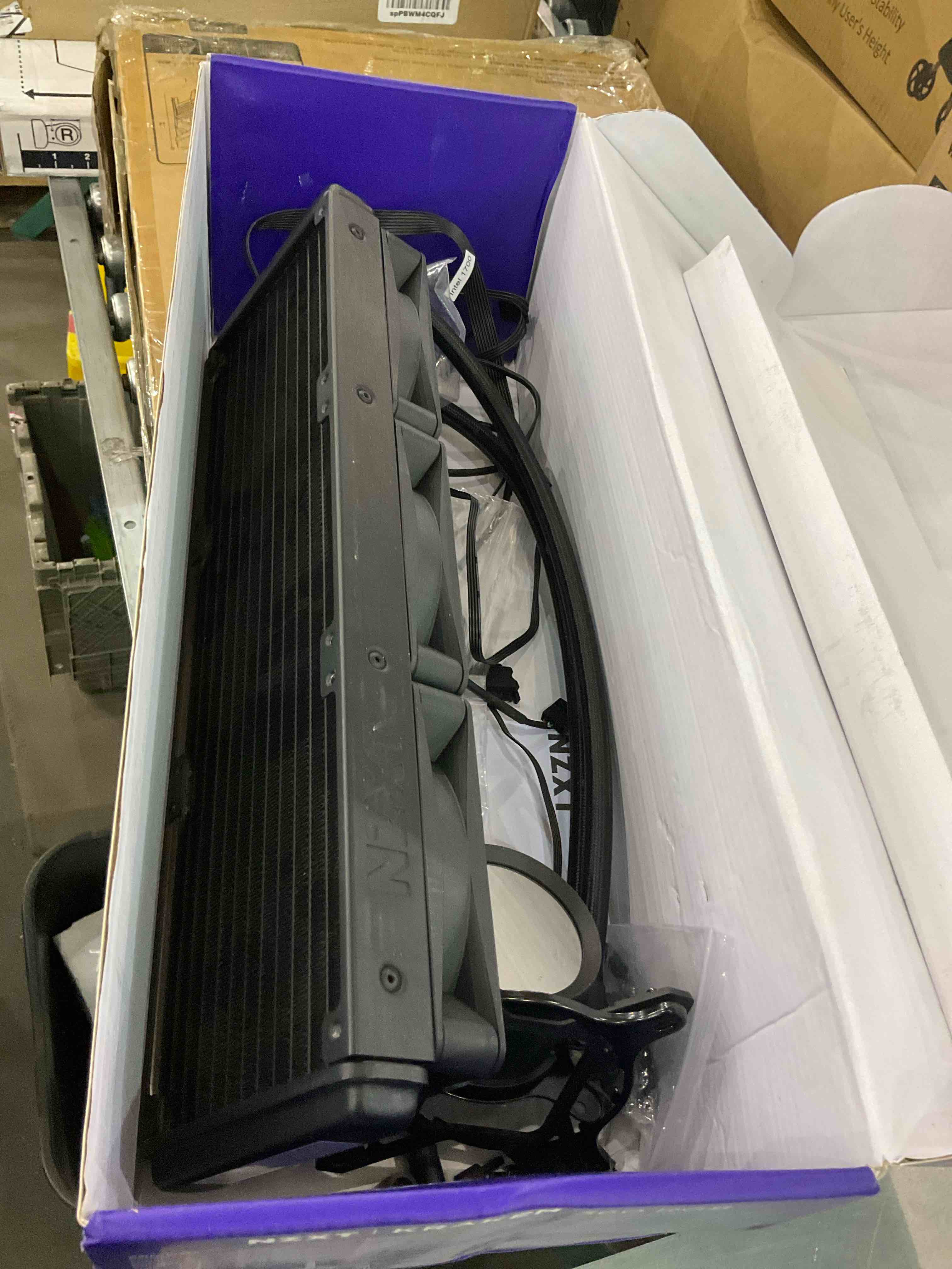 https://s3.amazonaws.com/lotting-images-prod/BargainHunt/EXS01024121_1707751796467.jpeg