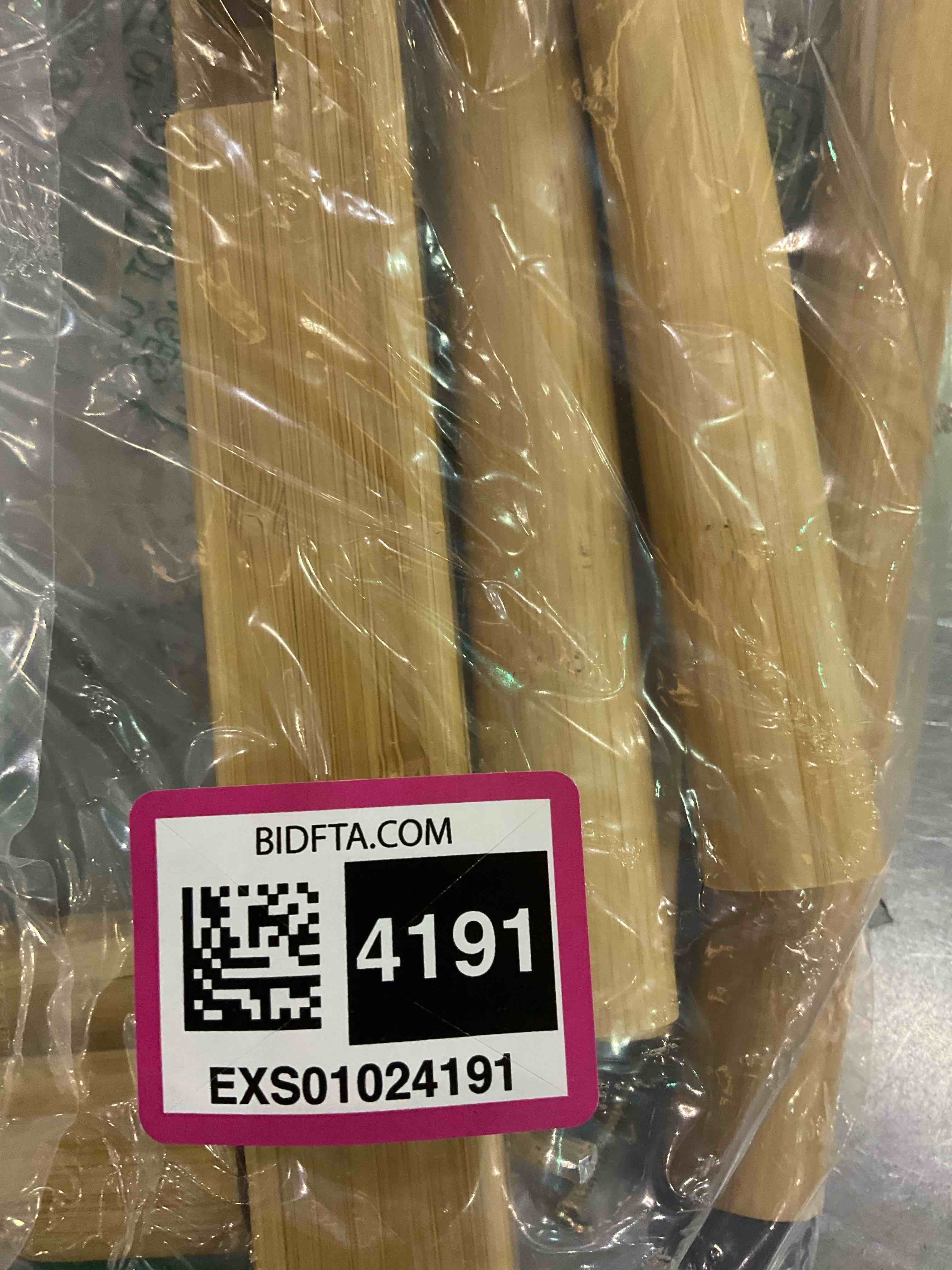 https://s3.amazonaws.com/lotting-images-prod/BargainHunt/EXS01024191_1707765868812.jpeg