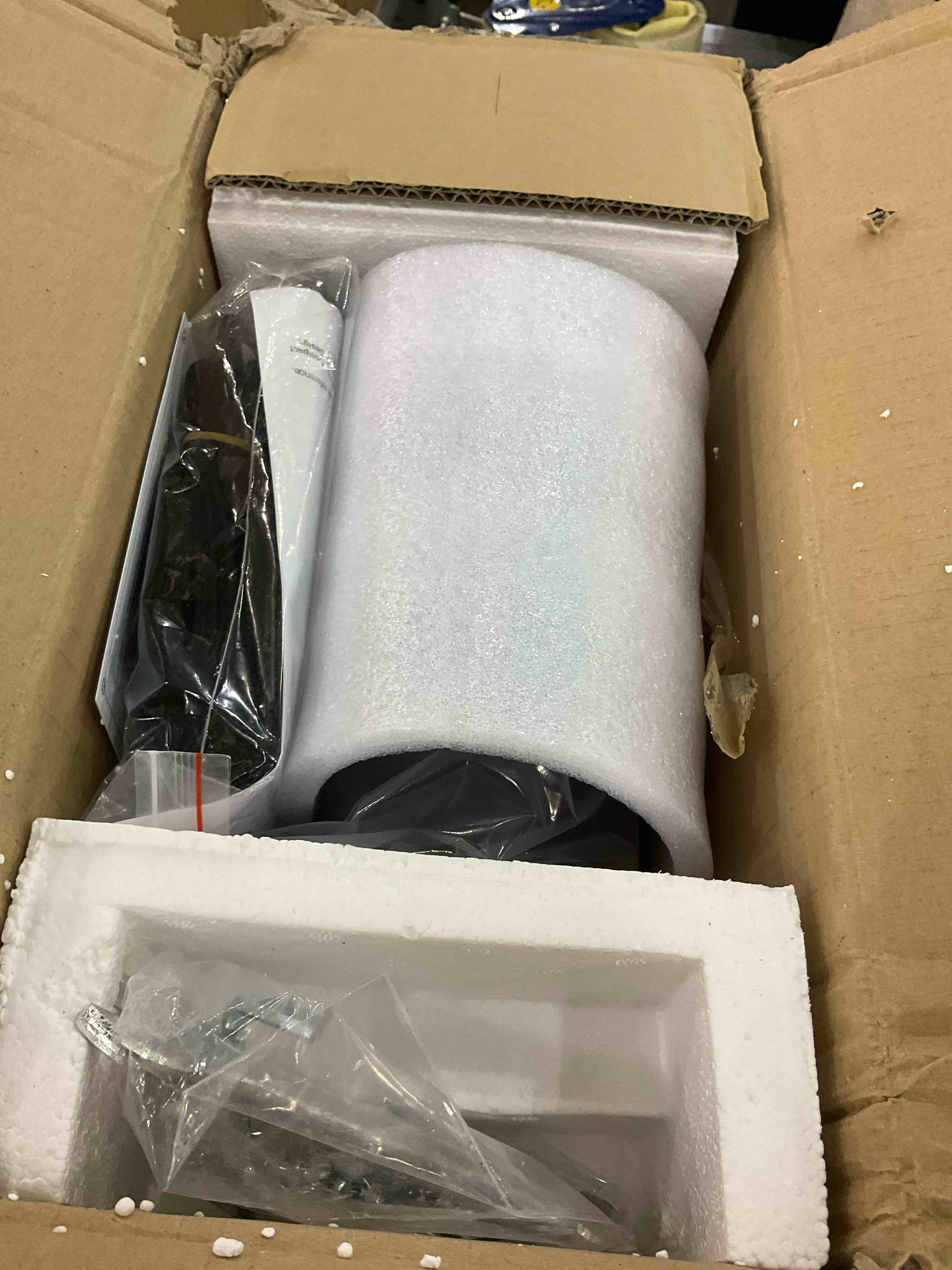 https://s3.amazonaws.com/lotting-images-prod/BargainHunt/EXS01024201_1707767007864.jpeg