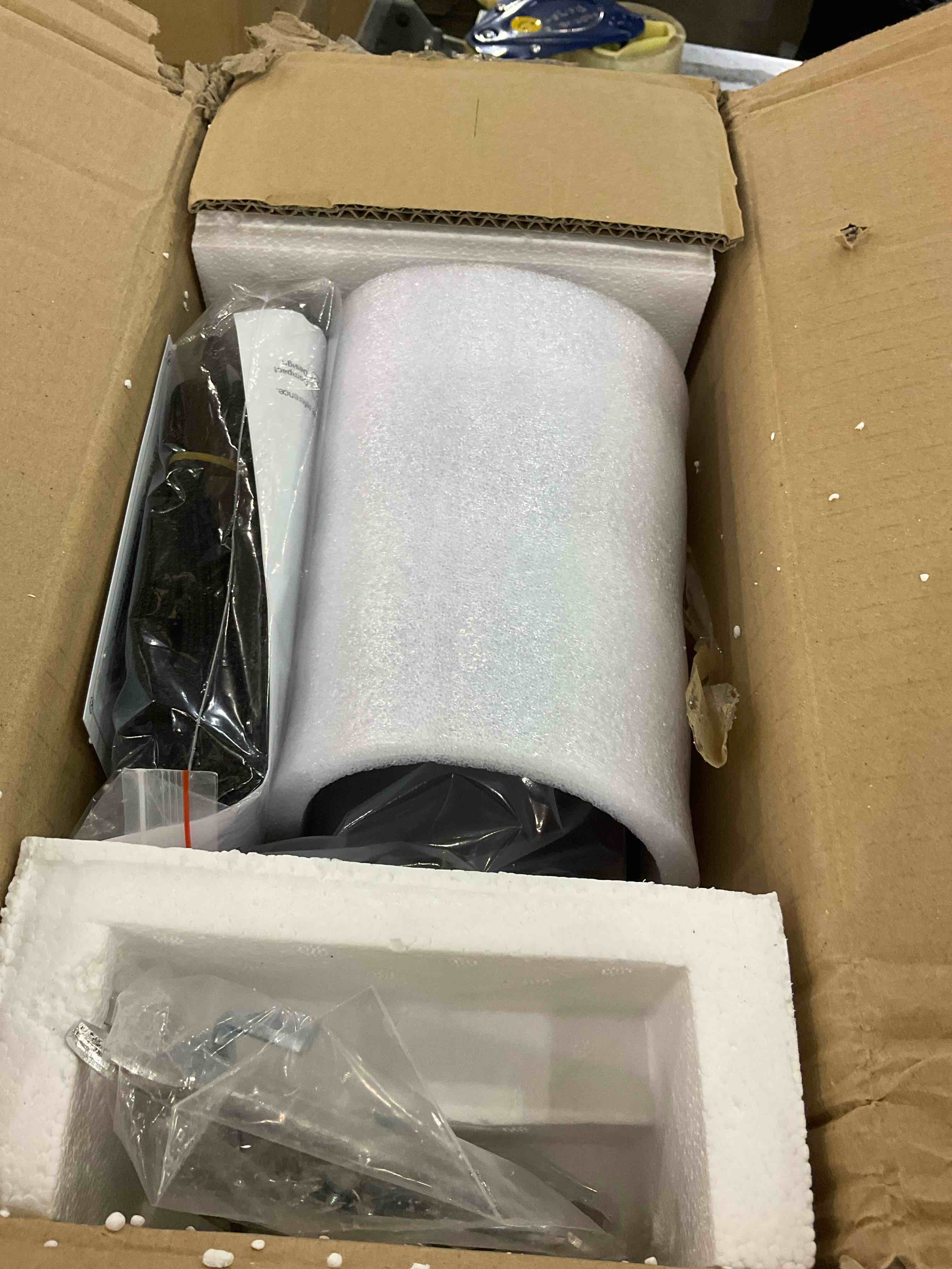 https://s3.amazonaws.com/lotting-images-prod/BargainHunt/EXS01024201_1707767008751.jpeg