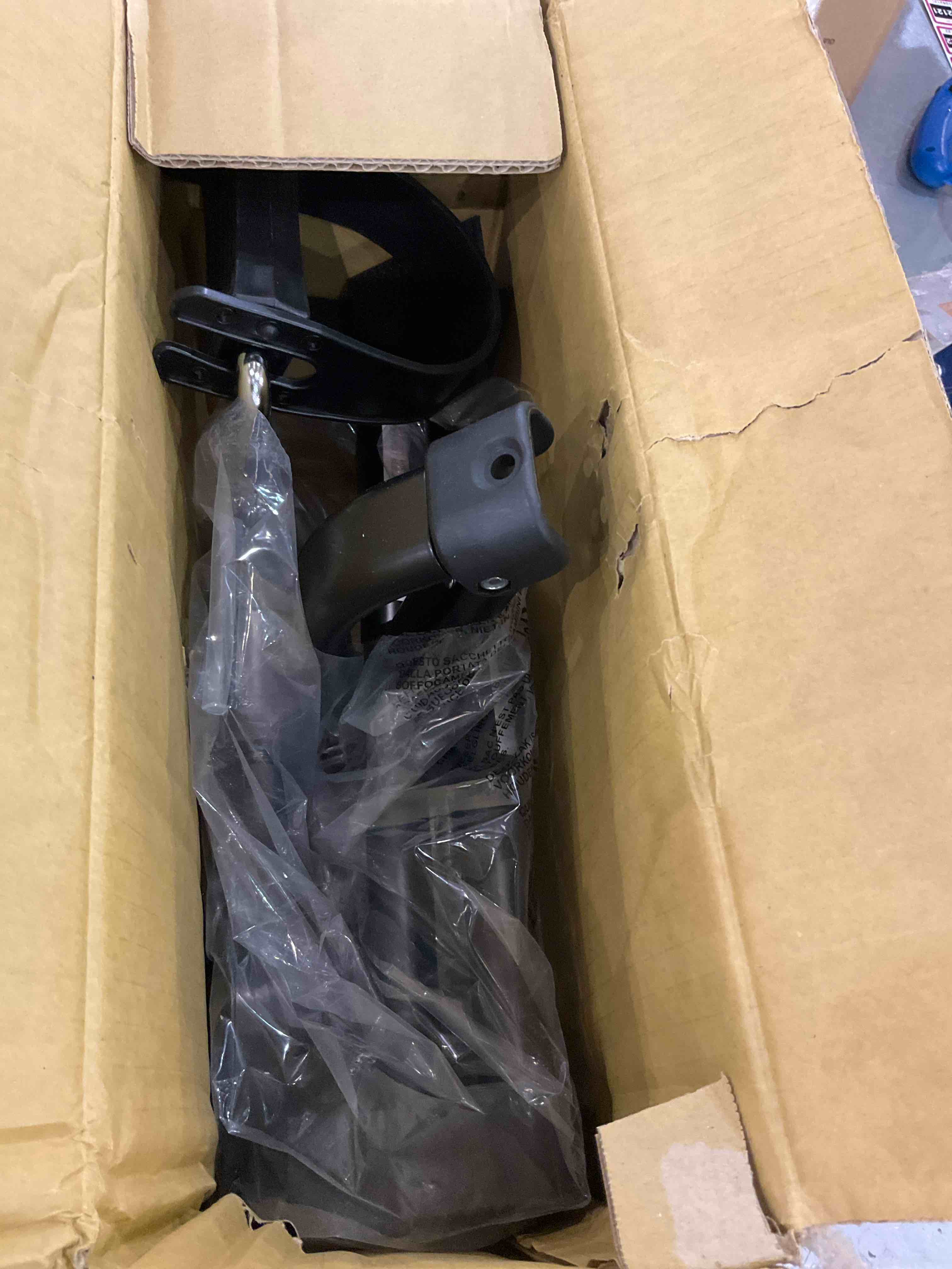 https://s3.amazonaws.com/lotting-images-prod/BargainHunt/EXS01024257_1707830918232.jpeg