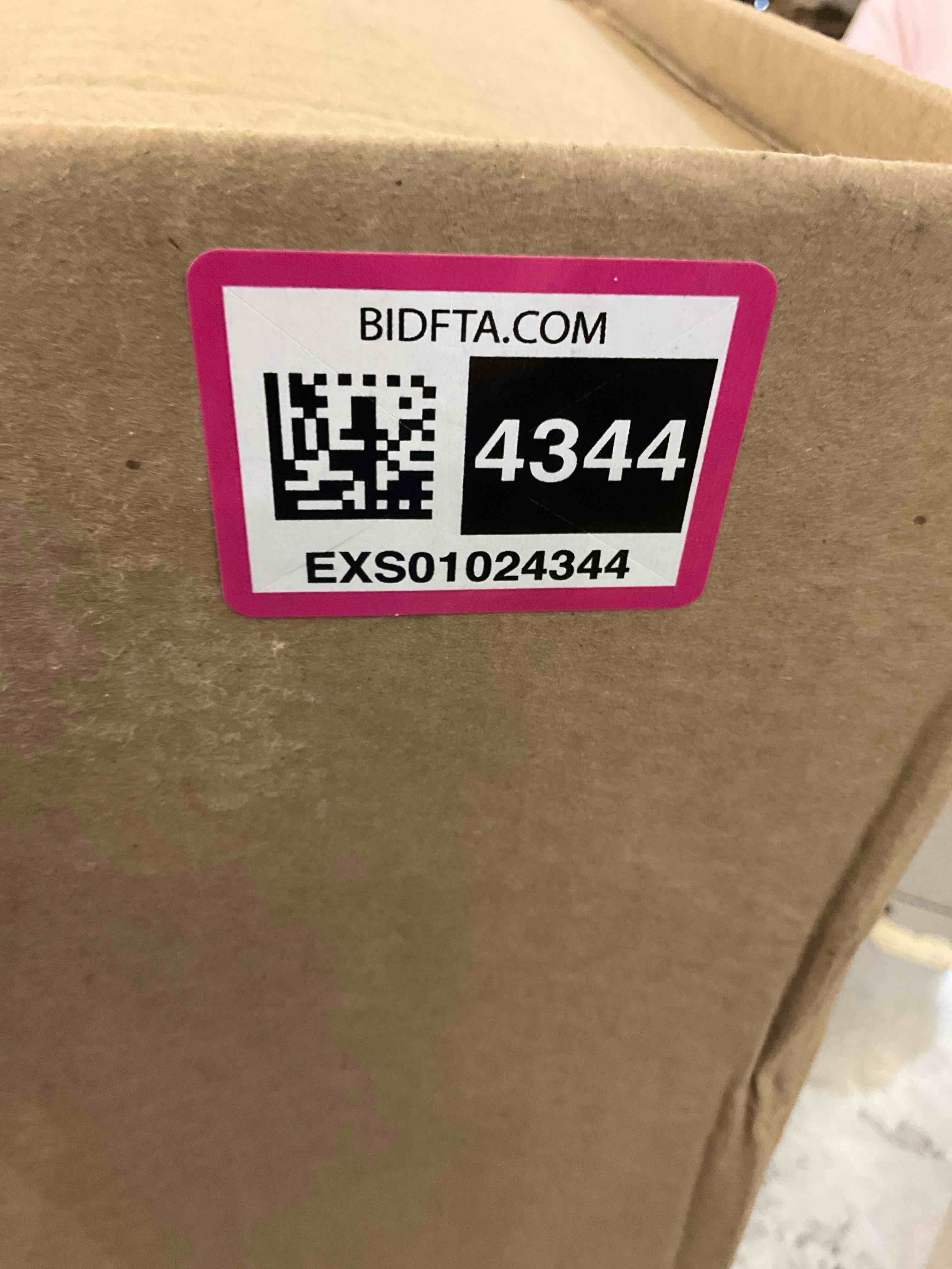 https://s3.amazonaws.com/lotting-images-prod/BargainHunt/EXS01024344_1707849194798.jpeg
