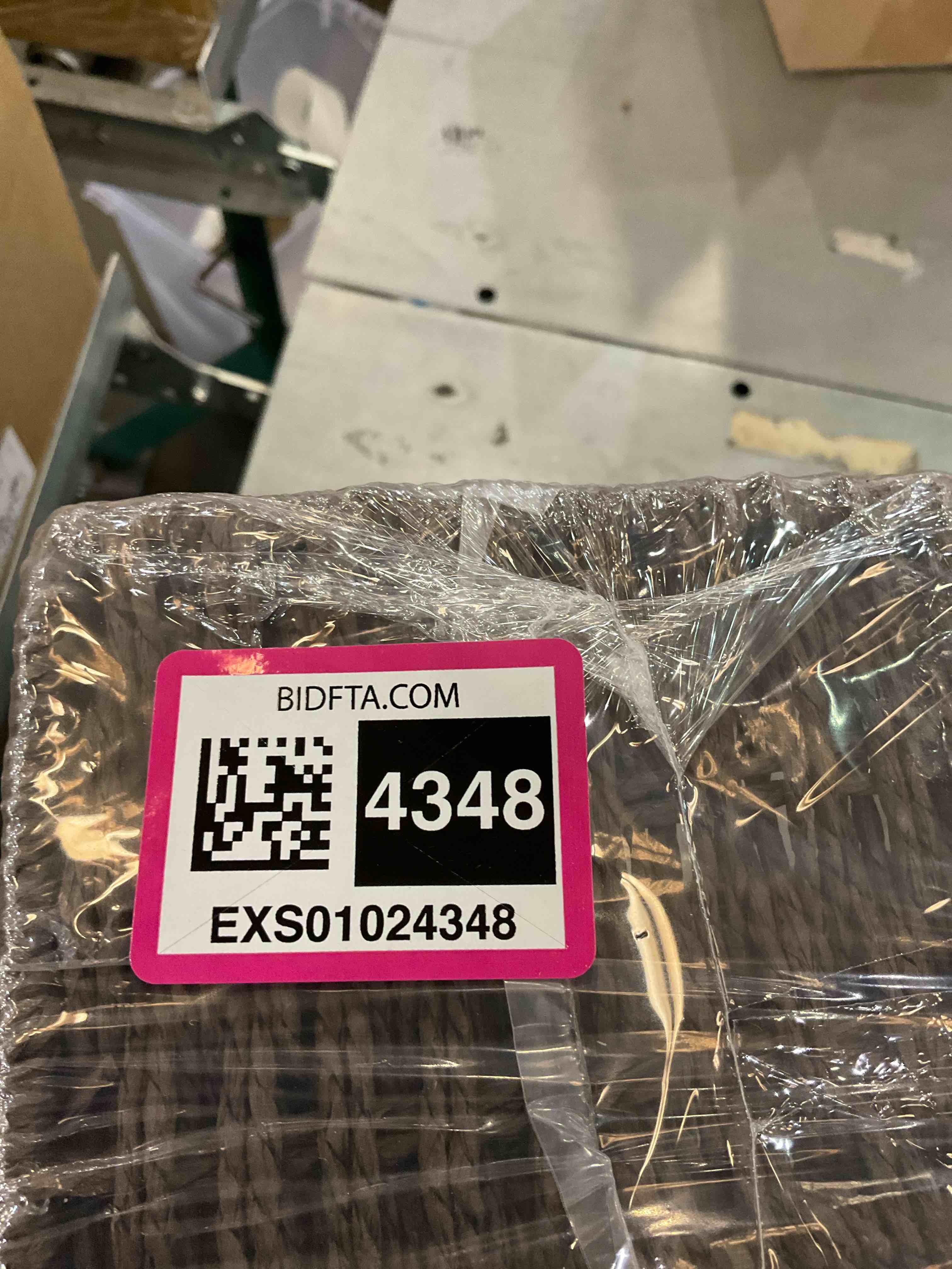 https://s3.amazonaws.com/lotting-images-prod/BargainHunt/EXS01024348_1707849582632.jpeg