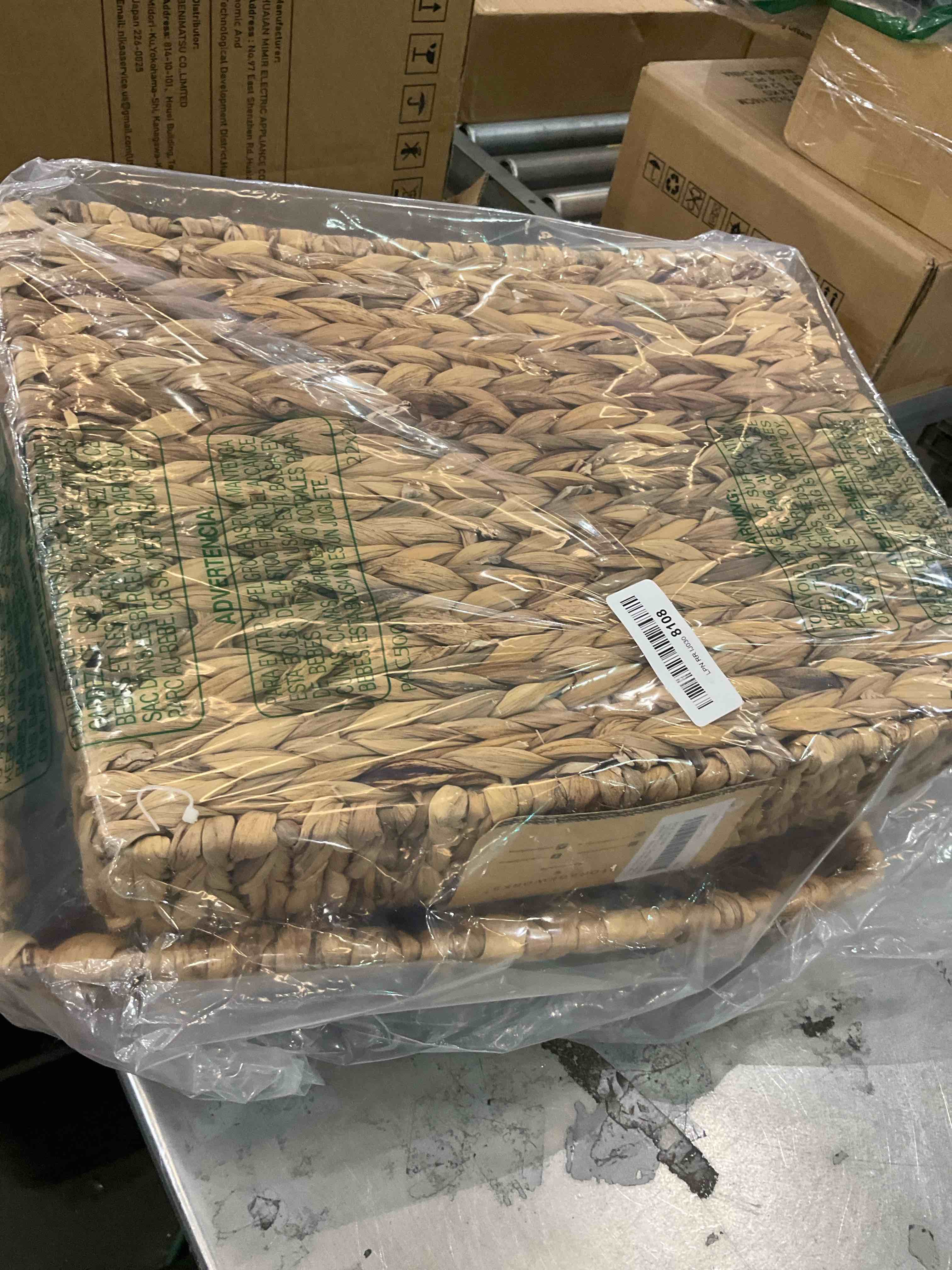 https://s3.amazonaws.com/lotting-images-prod/BargainHunt/EXS01024351_1707849844422.jpeg