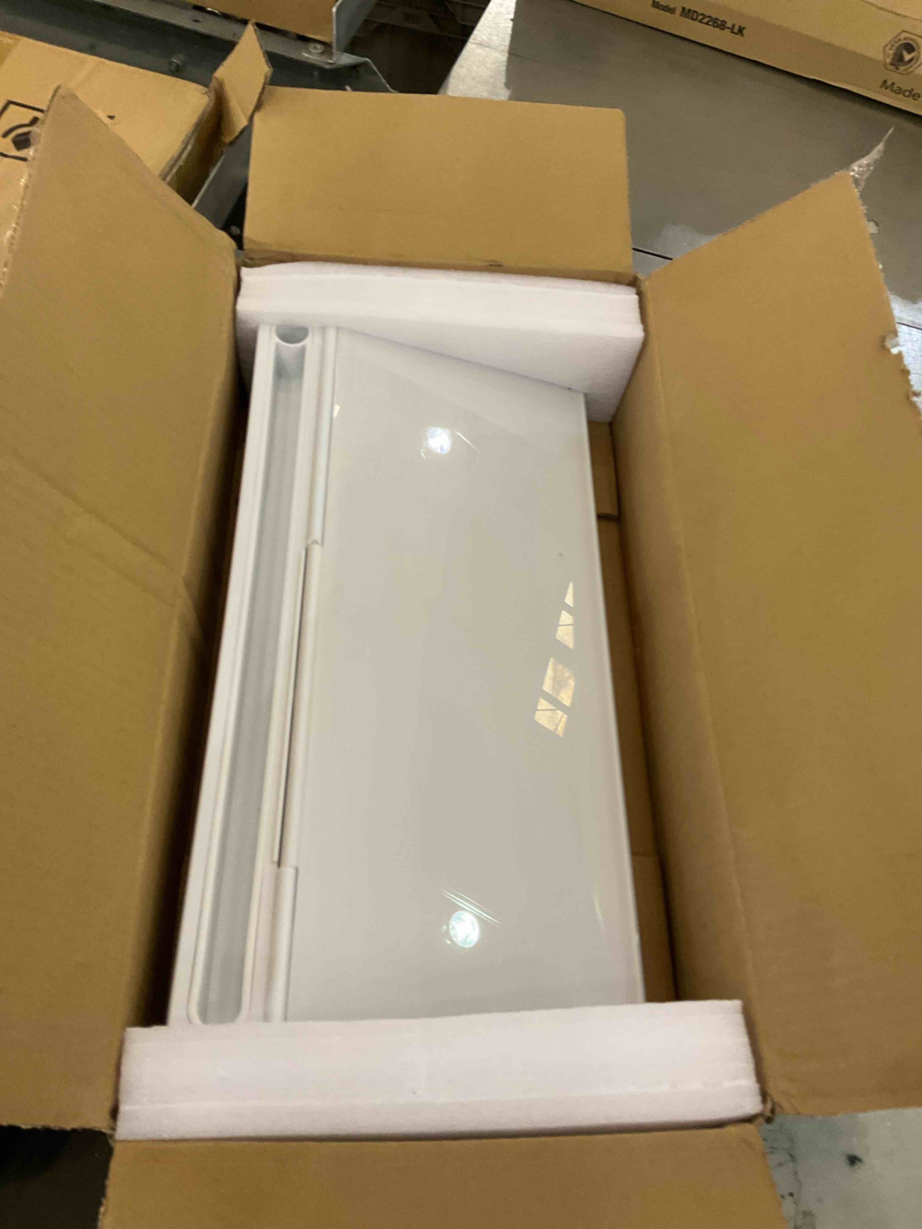 https://s3.amazonaws.com/lotting-images-prod/BargainHunt/EXS01024354_1707850067429.jpeg