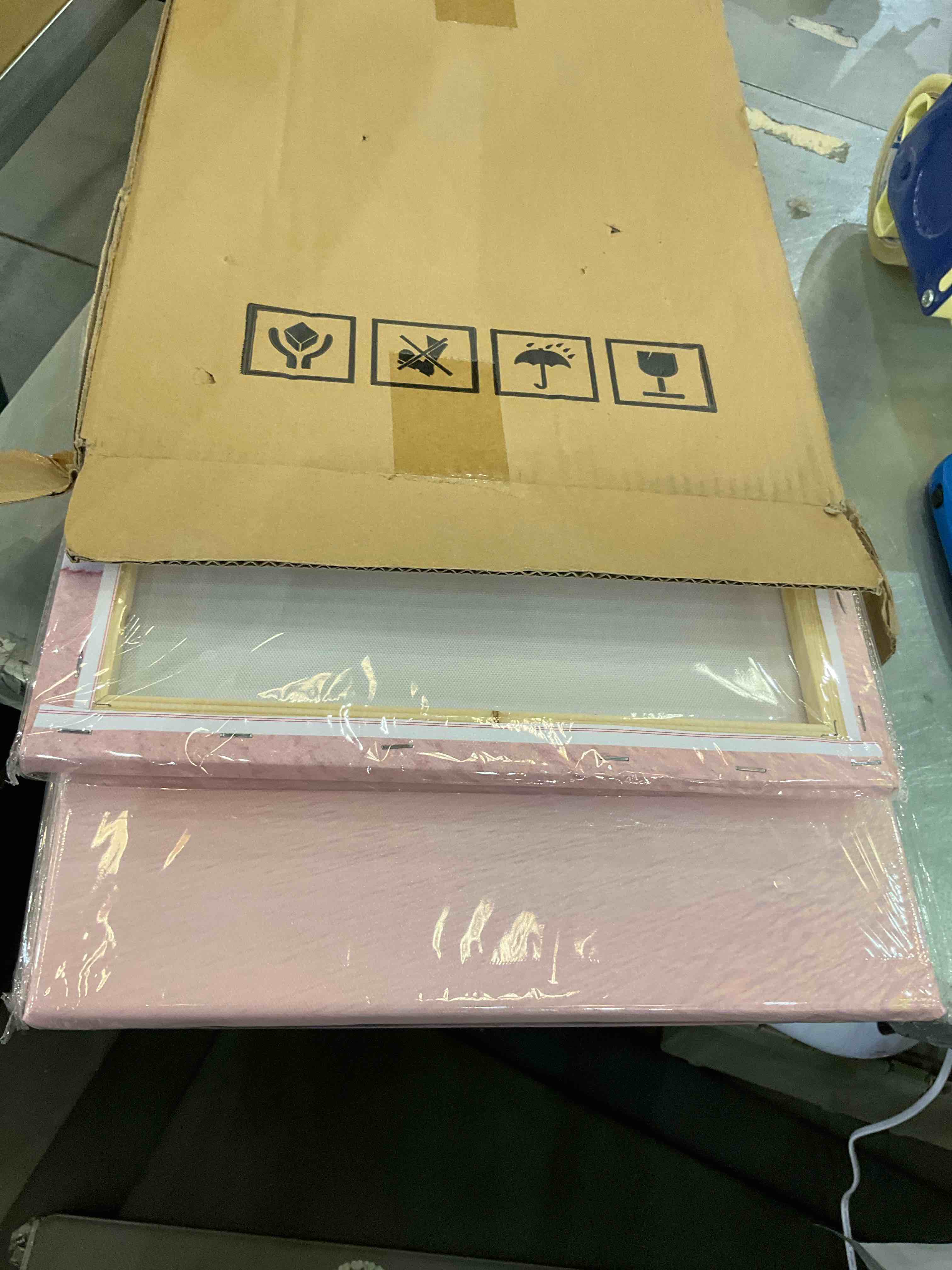 https://s3.amazonaws.com/lotting-images-prod/BargainHunt/EXS01024355_1707850134045.jpeg