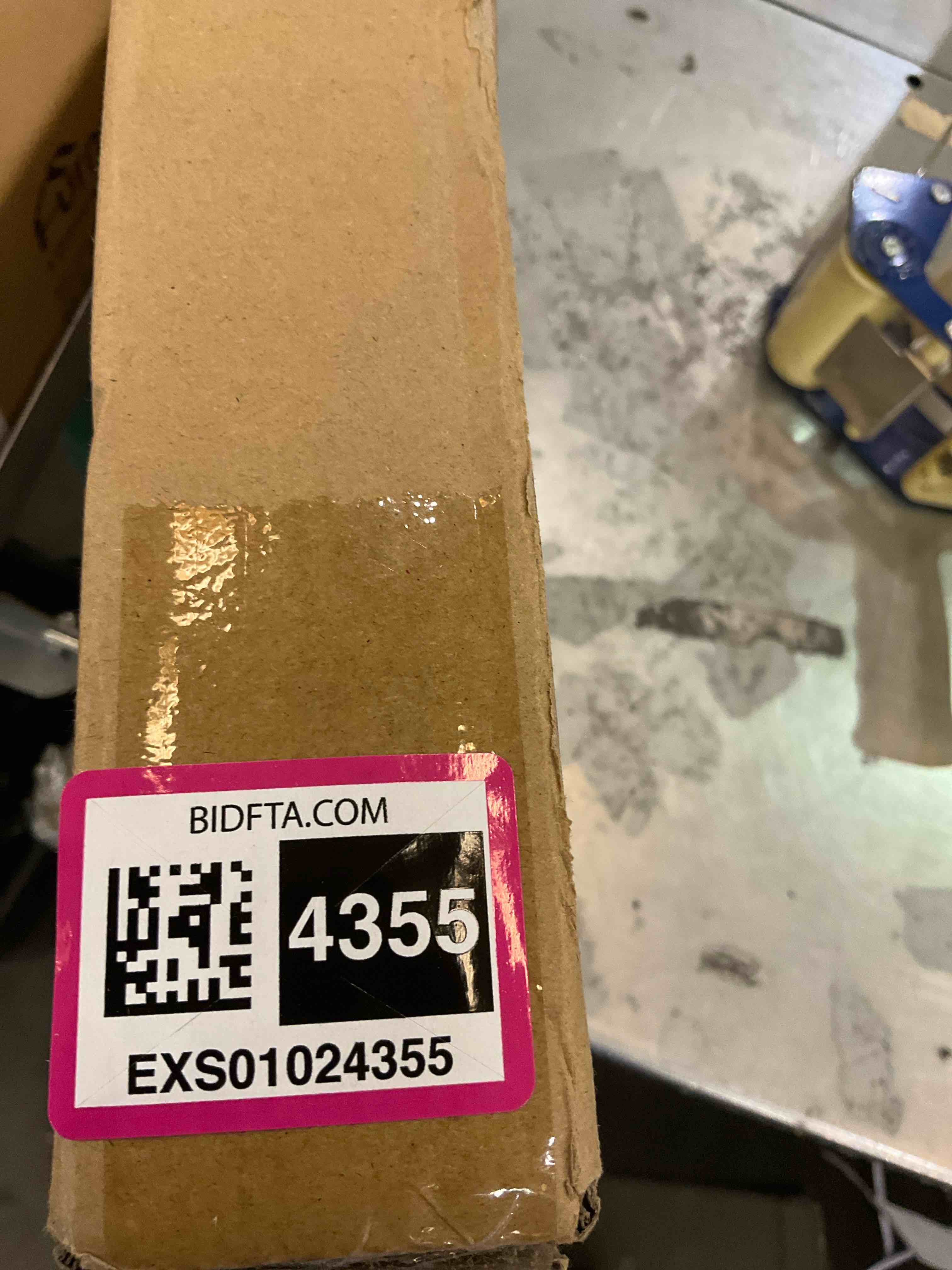 https://s3.amazonaws.com/lotting-images-prod/BargainHunt/EXS01024355_1707850169859.jpeg