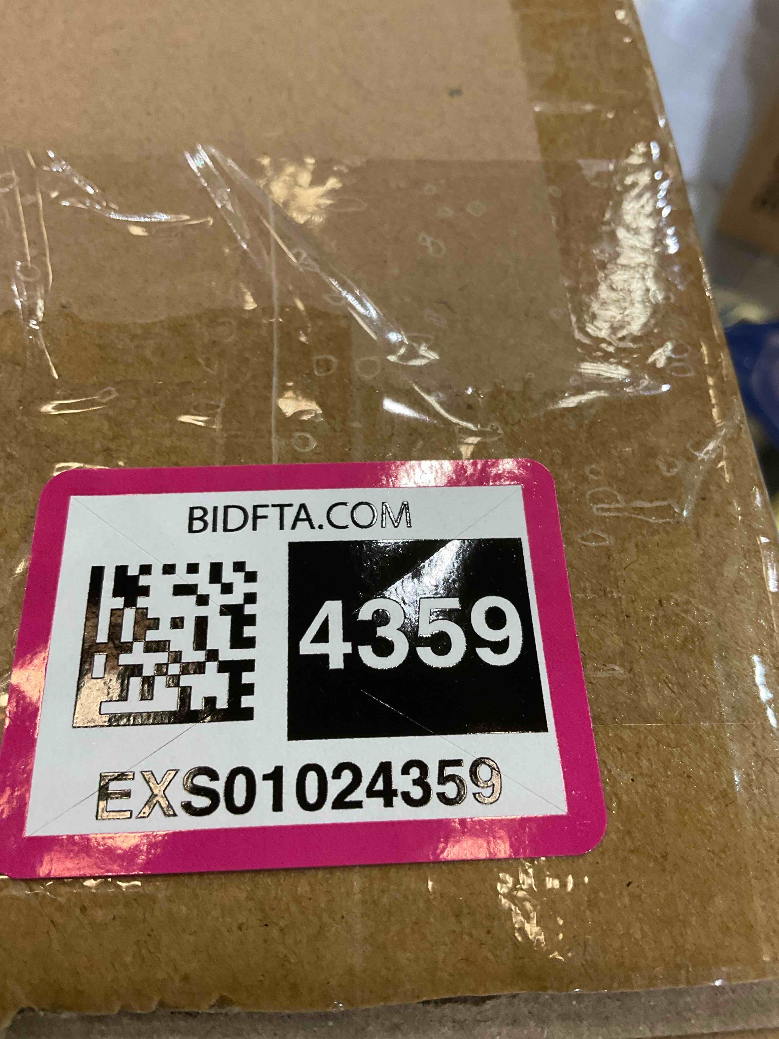 https://s3.amazonaws.com/lotting-images-prod/BargainHunt/EXS01024359_1707850495166.jpeg