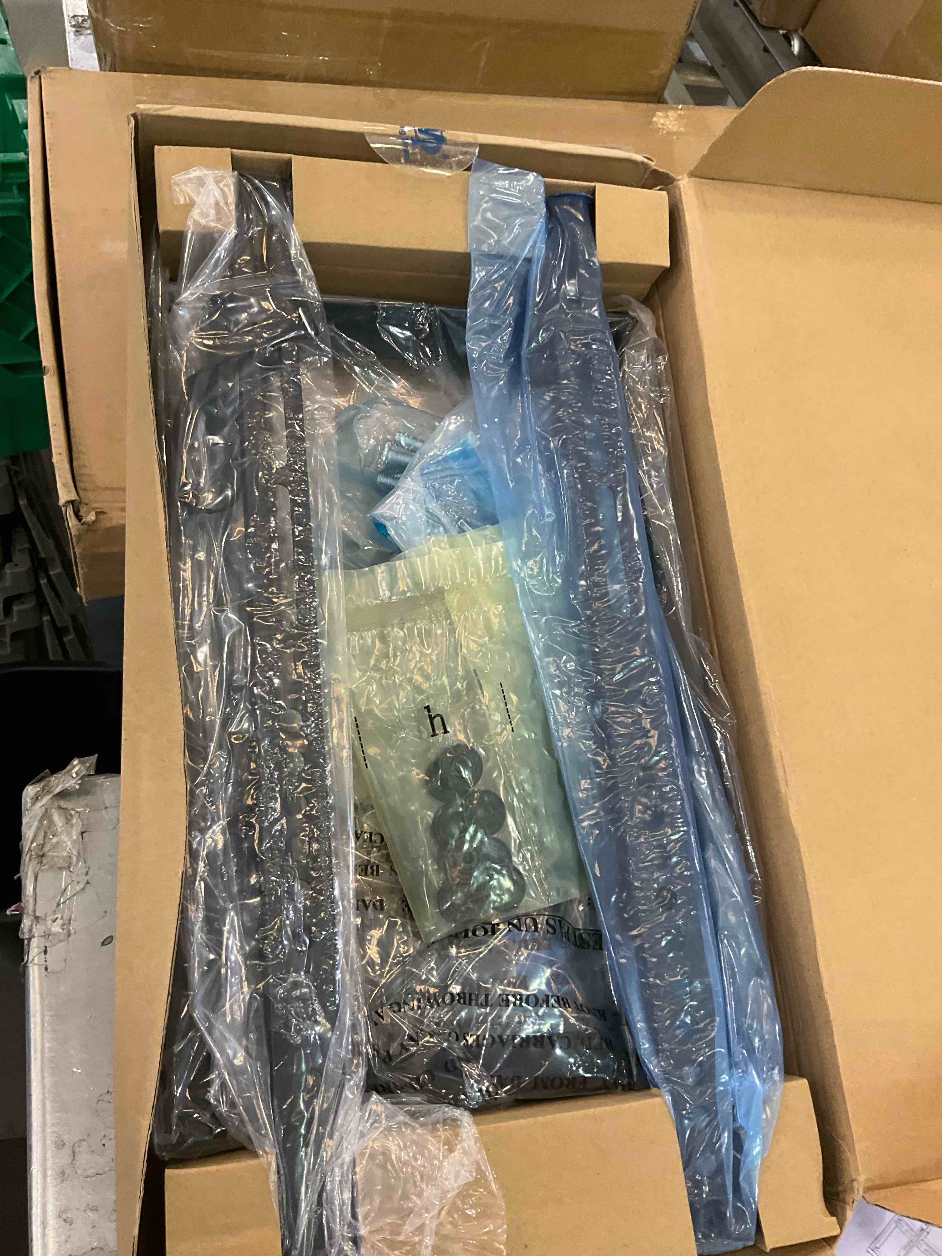https://s3.amazonaws.com/lotting-images-prod/BargainHunt/EXS01024361_1707852144460.jpeg