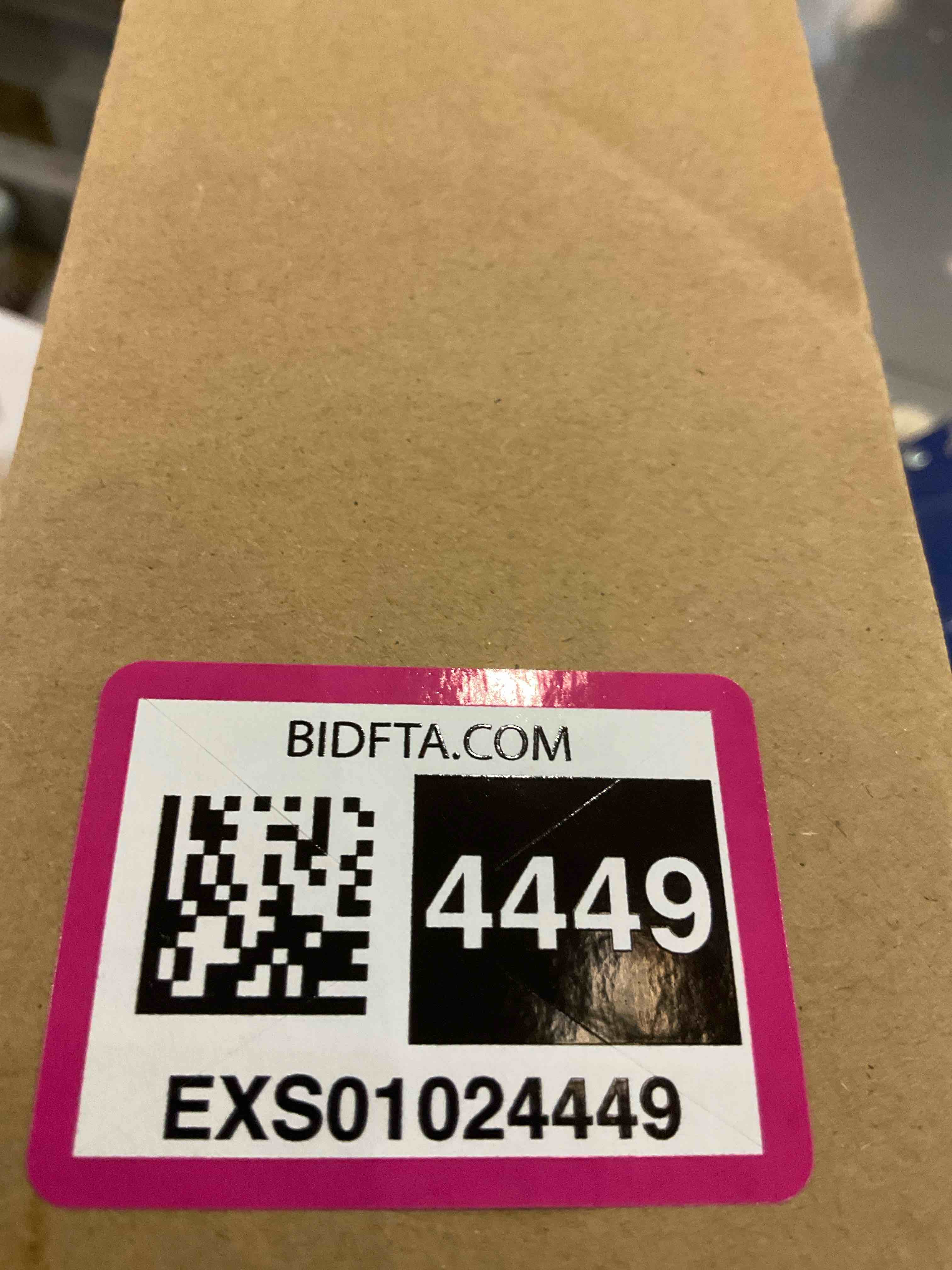 https://s3.amazonaws.com/lotting-images-prod/BargainHunt/EXS01024449_1707921544219.jpeg