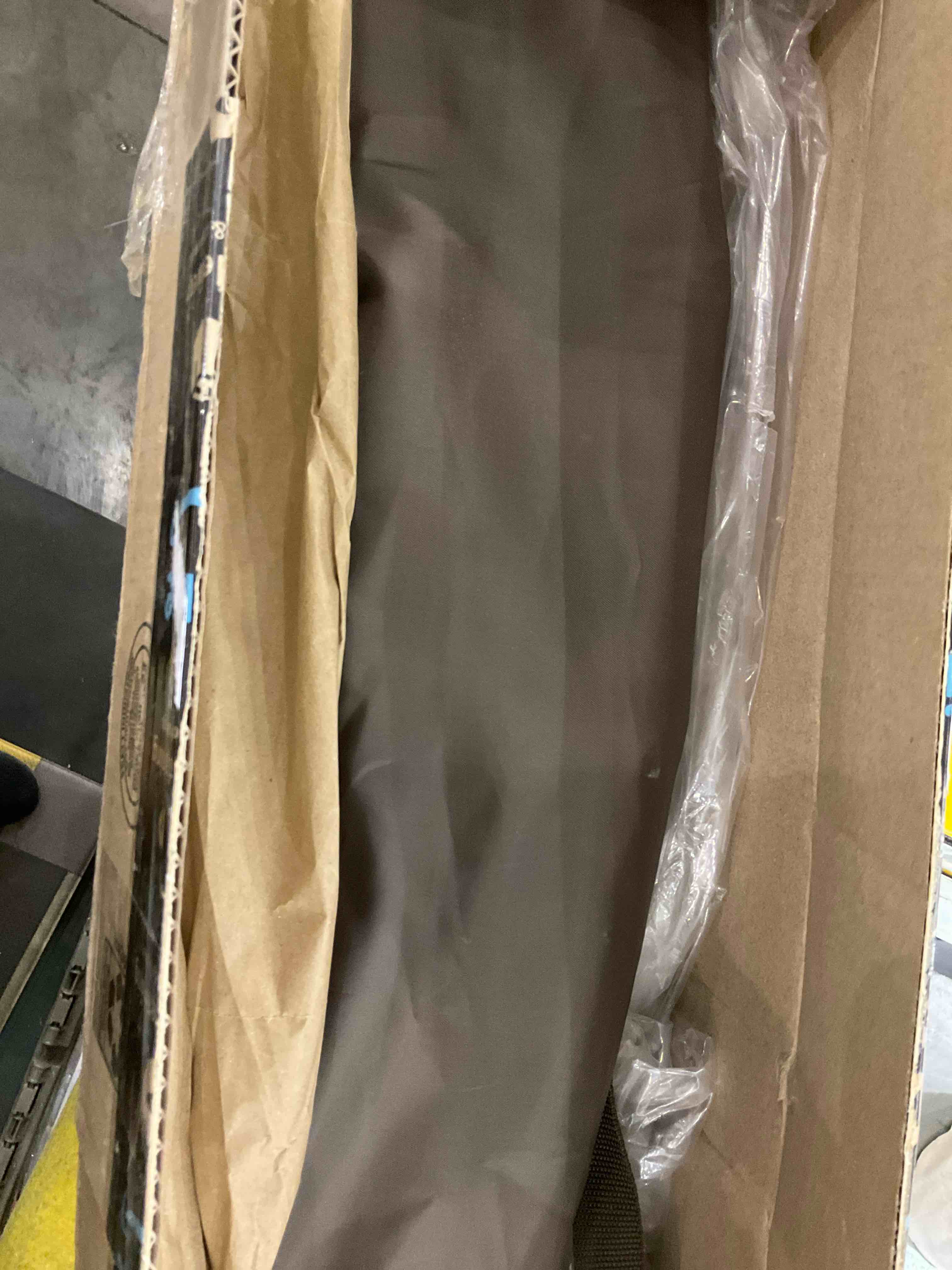https://s3.amazonaws.com/lotting-images-prod/BargainHunt/EXS01024661_1707494052352.jpeg