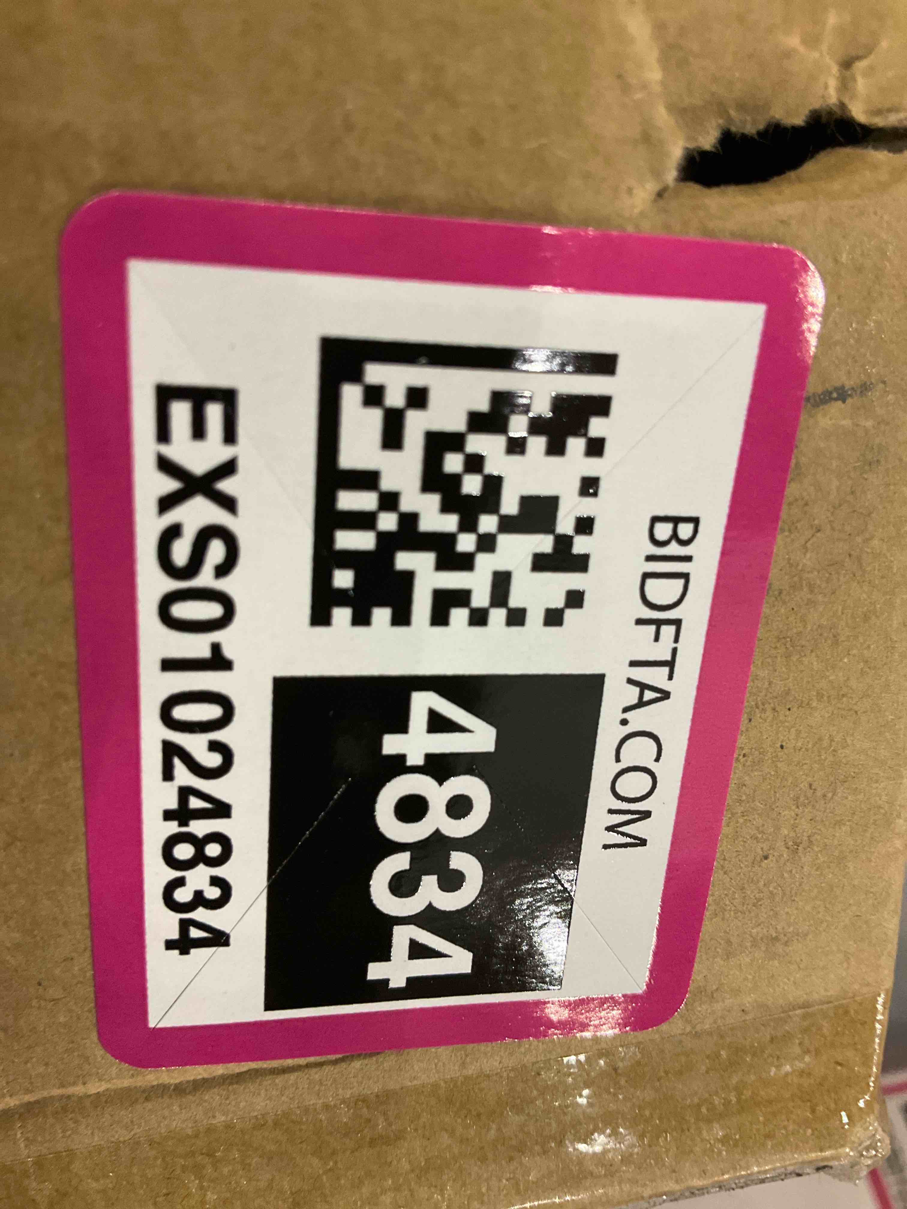 https://s3.amazonaws.com/lotting-images-prod/BargainHunt/EXS01024834_1707827661447.jpeg