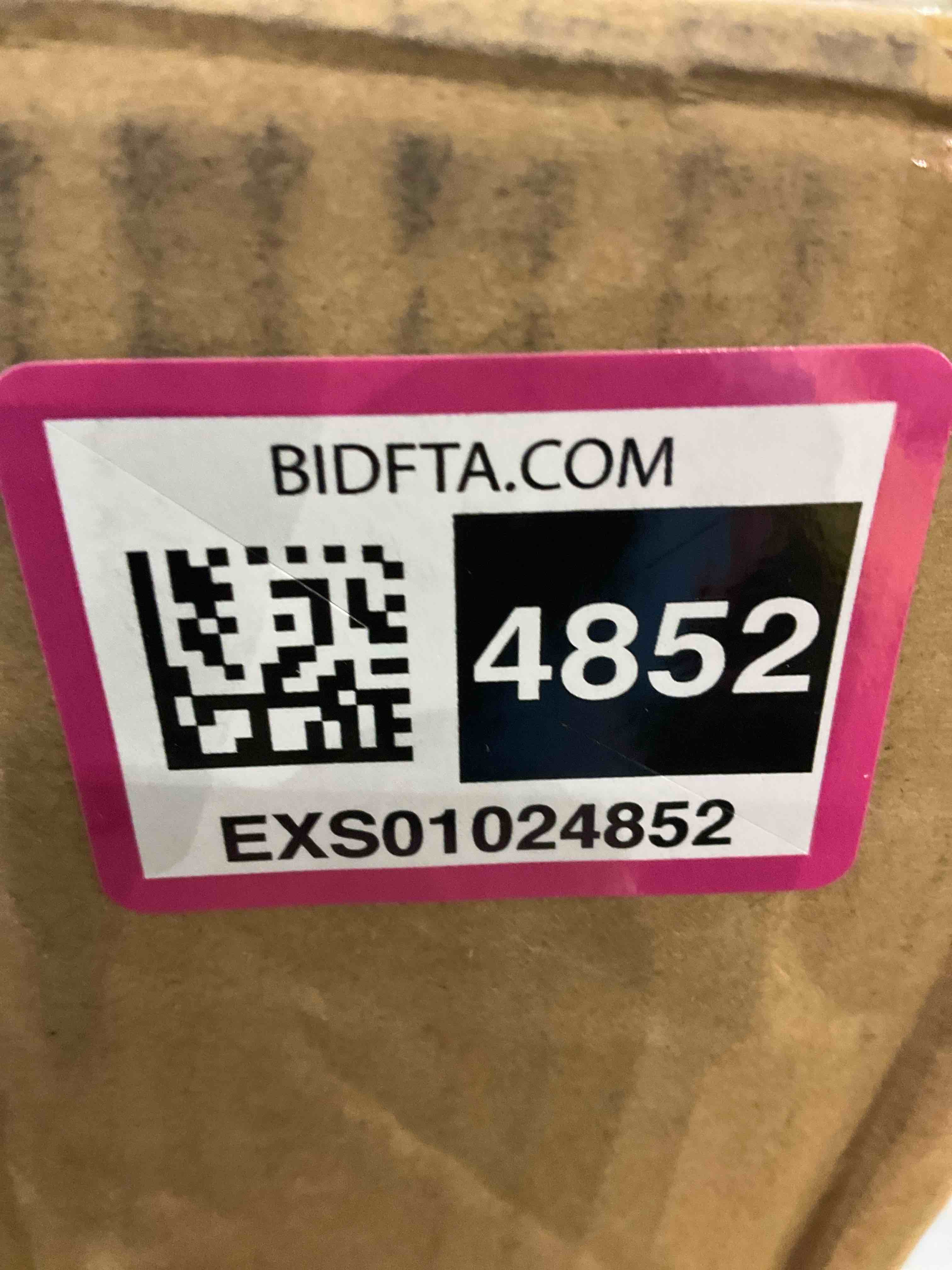 https://s3.amazonaws.com/lotting-images-prod/BargainHunt/EXS01024852_1707829995334.jpeg