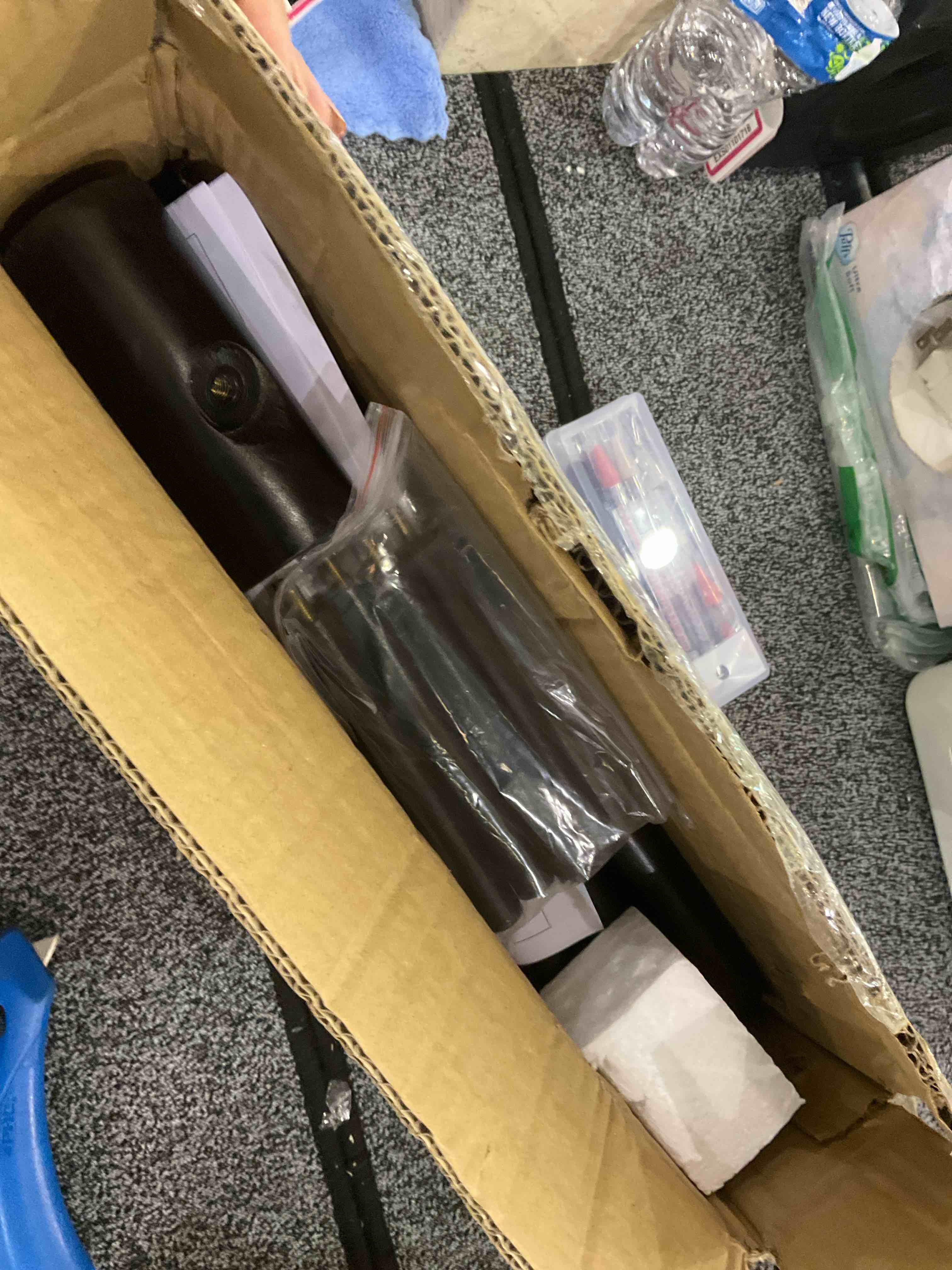 https://s3.amazonaws.com/lotting-images-prod/BargainHunt/EXS01025141_1707316311850.jpeg