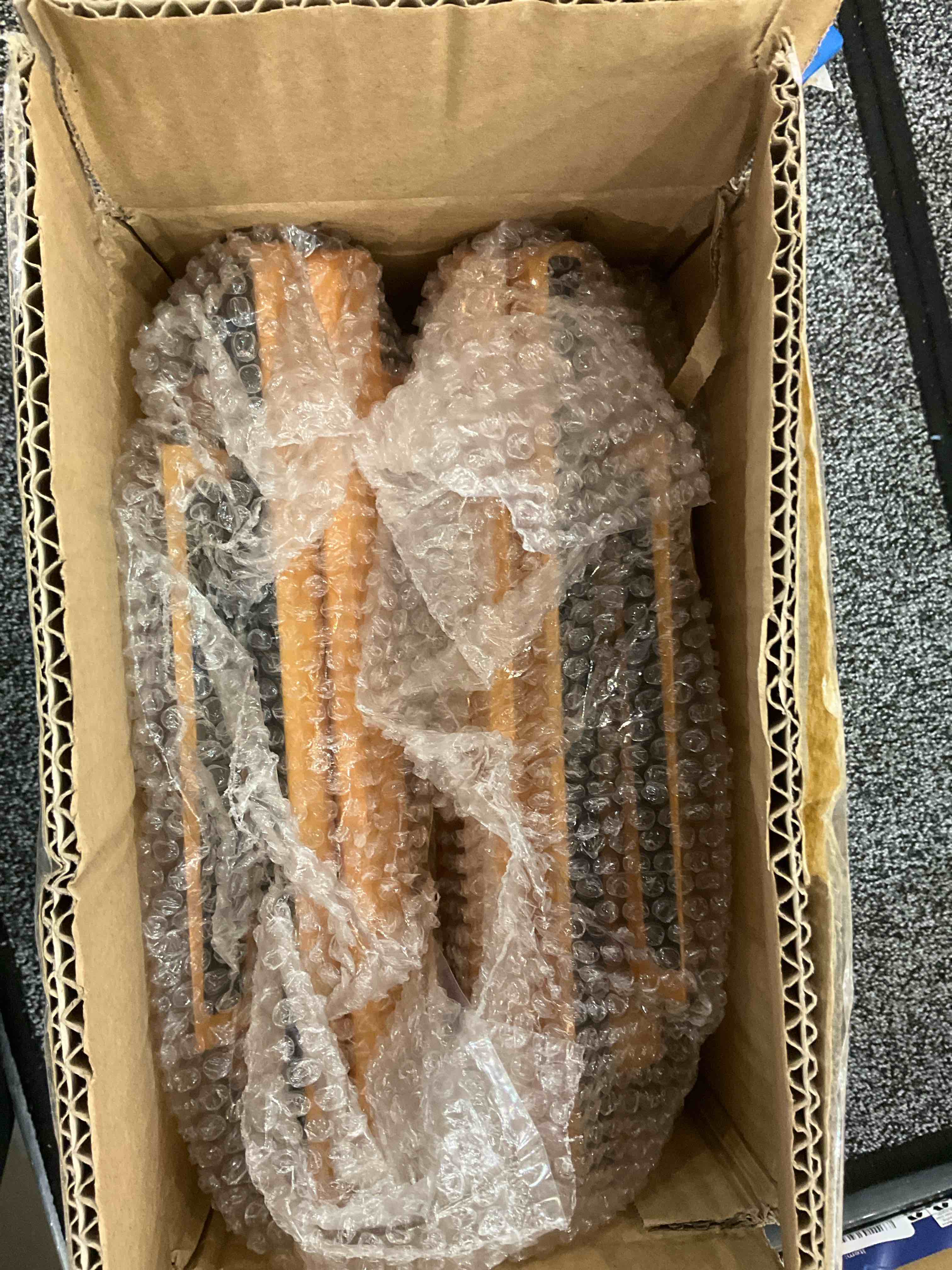 https://s3.amazonaws.com/lotting-images-prod/BargainHunt/EXS01025218_1707323977539.jpeg