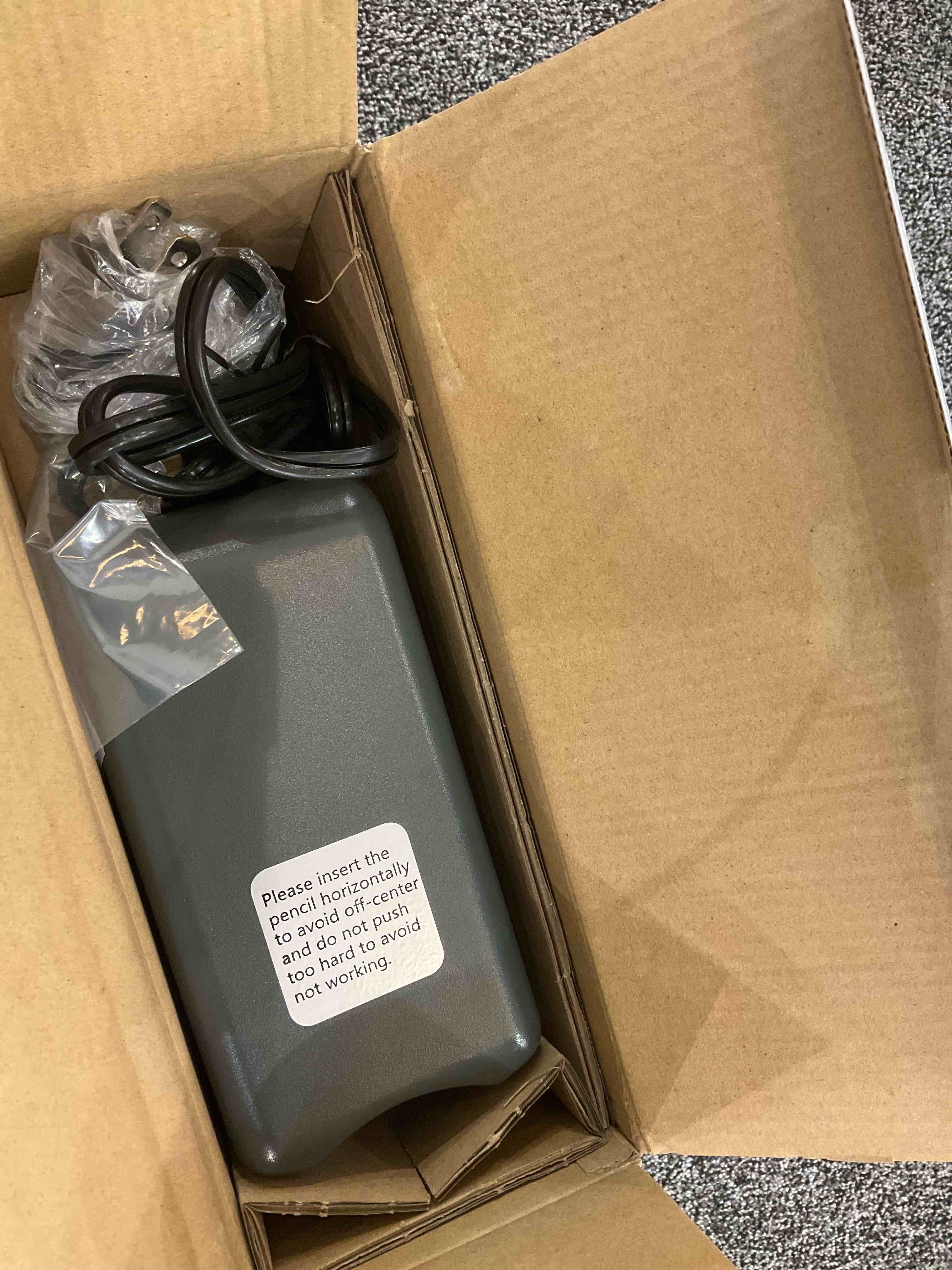 https://s3.amazonaws.com/lotting-images-prod/BargainHunt/EXS01025294_1707335437153.jpeg