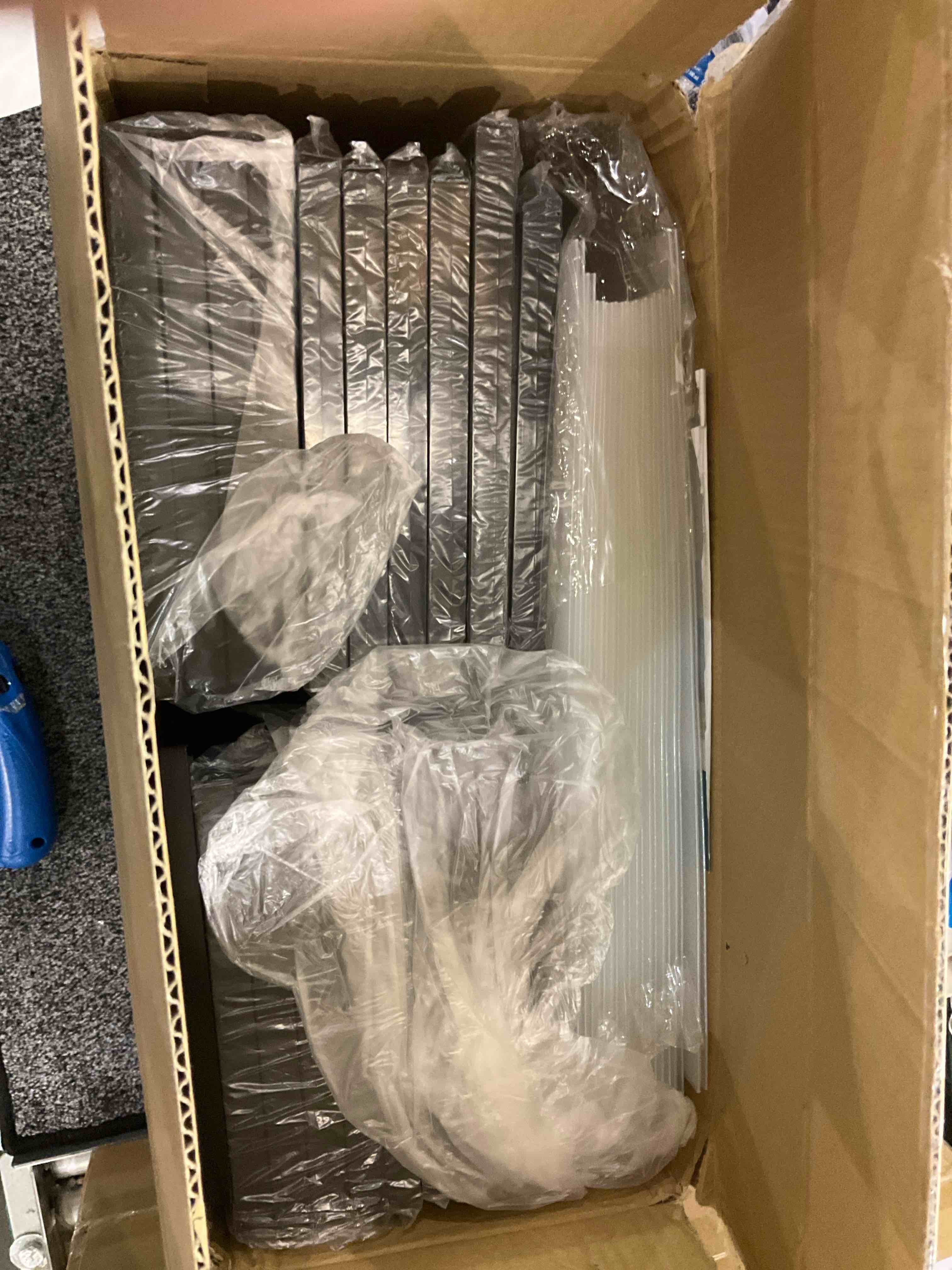 https://s3.amazonaws.com/lotting-images-prod/BargainHunt/EXS01025339_1707403953284.jpeg
