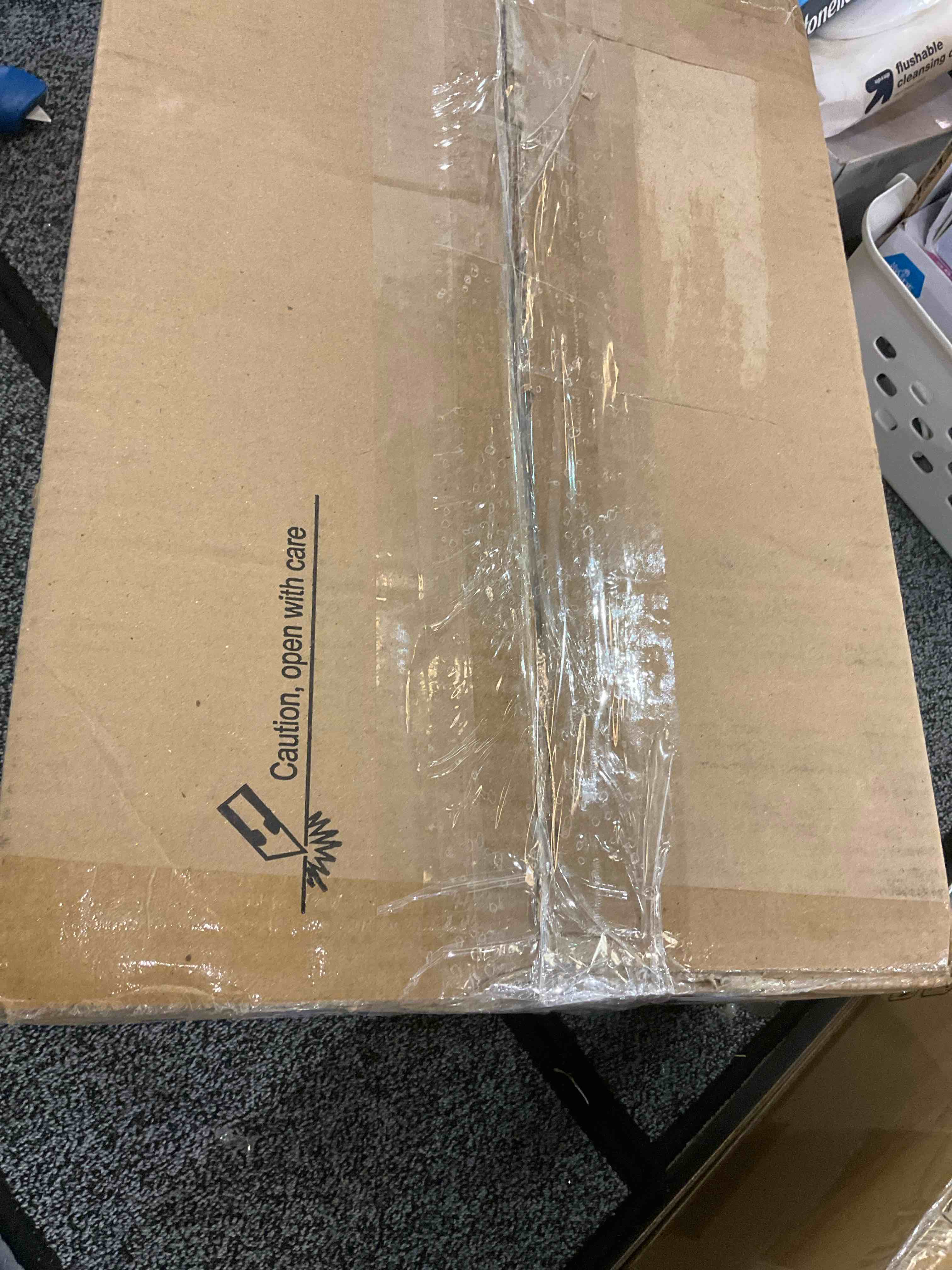 https://s3.amazonaws.com/lotting-images-prod/BargainHunt/EXS01025360_1707408492612.jpeg