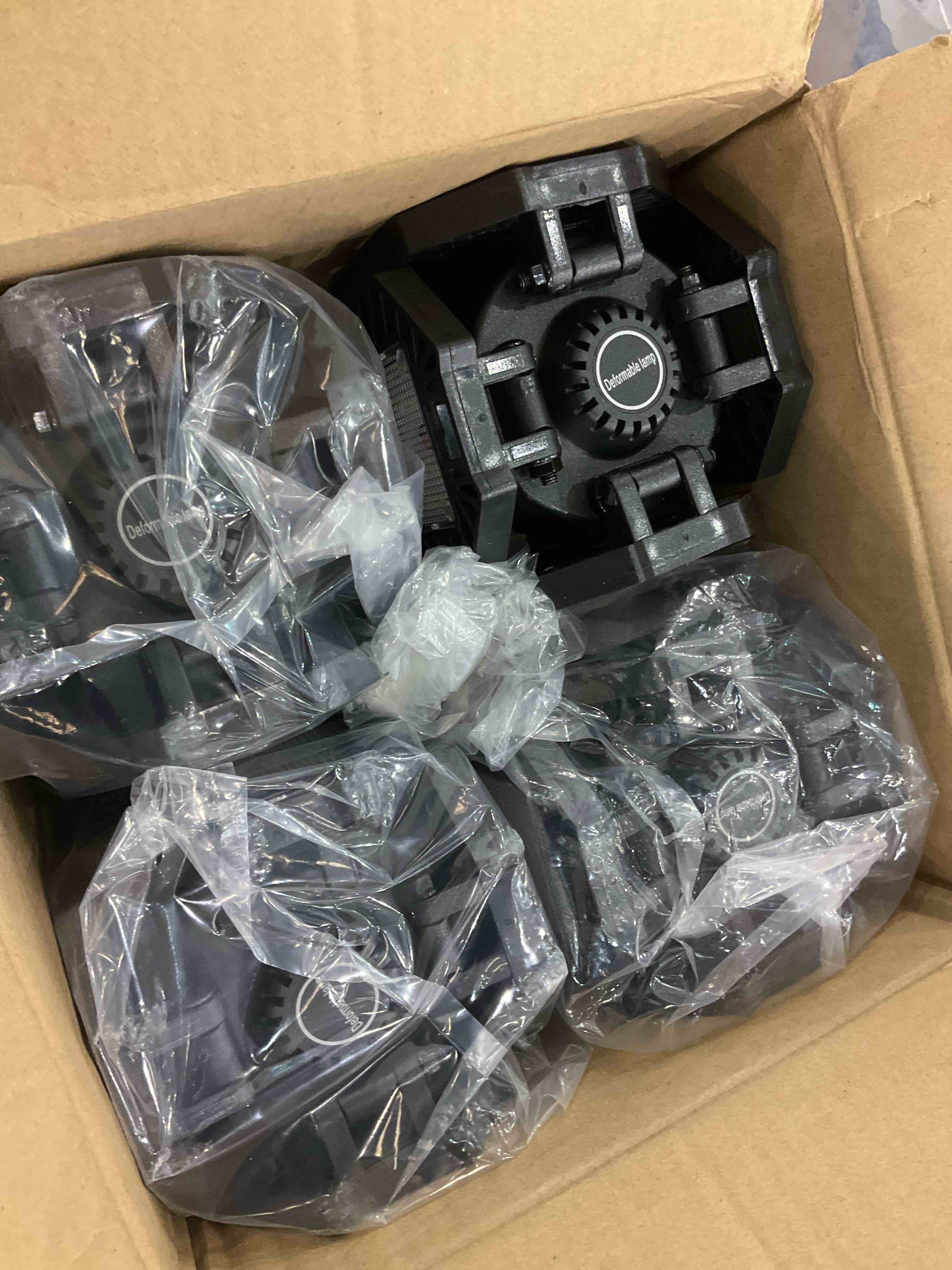 https://s3.amazonaws.com/lotting-images-prod/BargainHunt/EXS01025467_1707493983091.jpeg